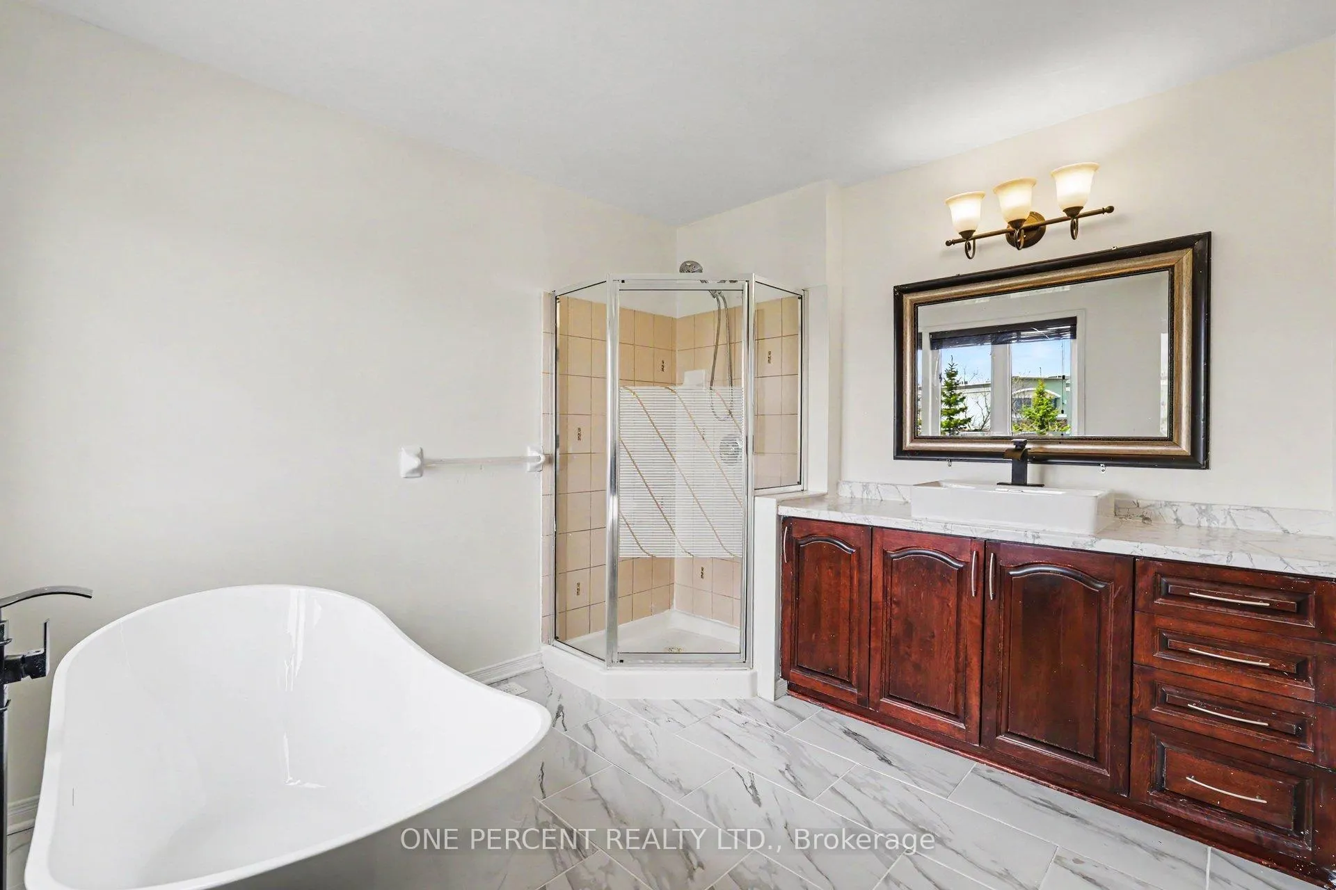 Photo 18 of 860 Taradale Drive, Ottawa, Barrhaven - Strandherd — HOMEH