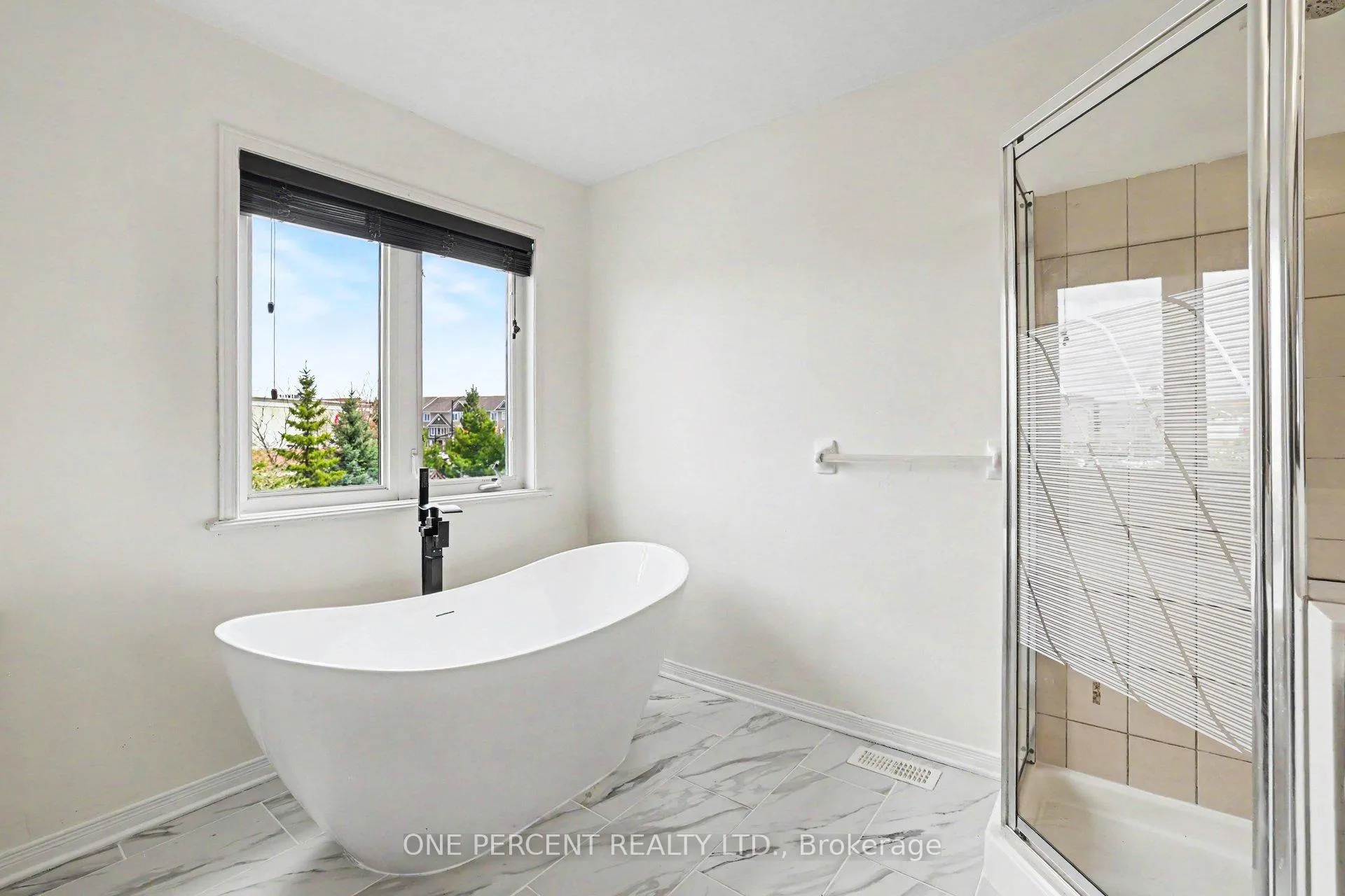 Photo 19 of 860 Taradale Drive, Ottawa, Barrhaven - Strandherd — HOMEH