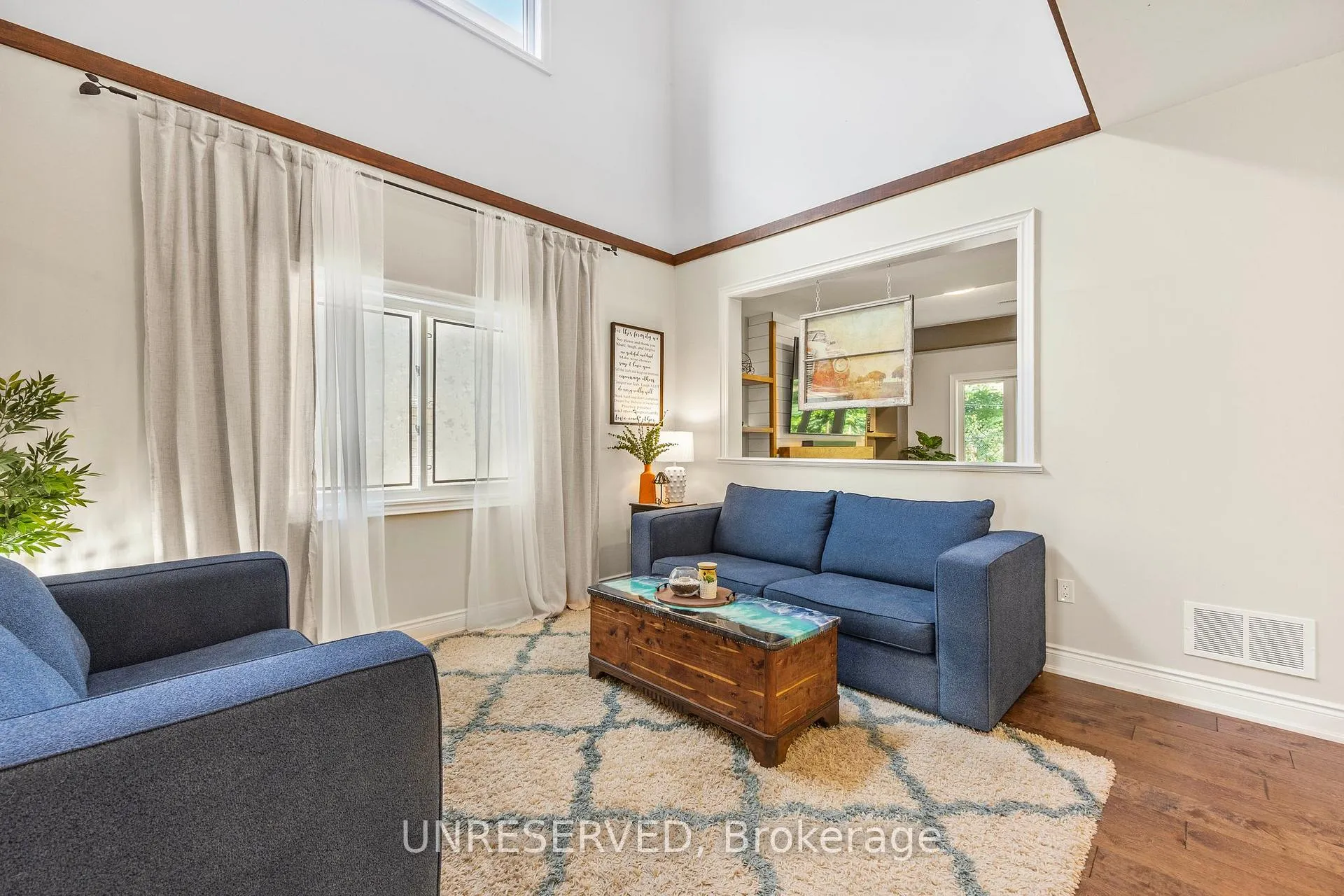 Photo 5 of 237 Diana Drive, Orillia — HOMEH