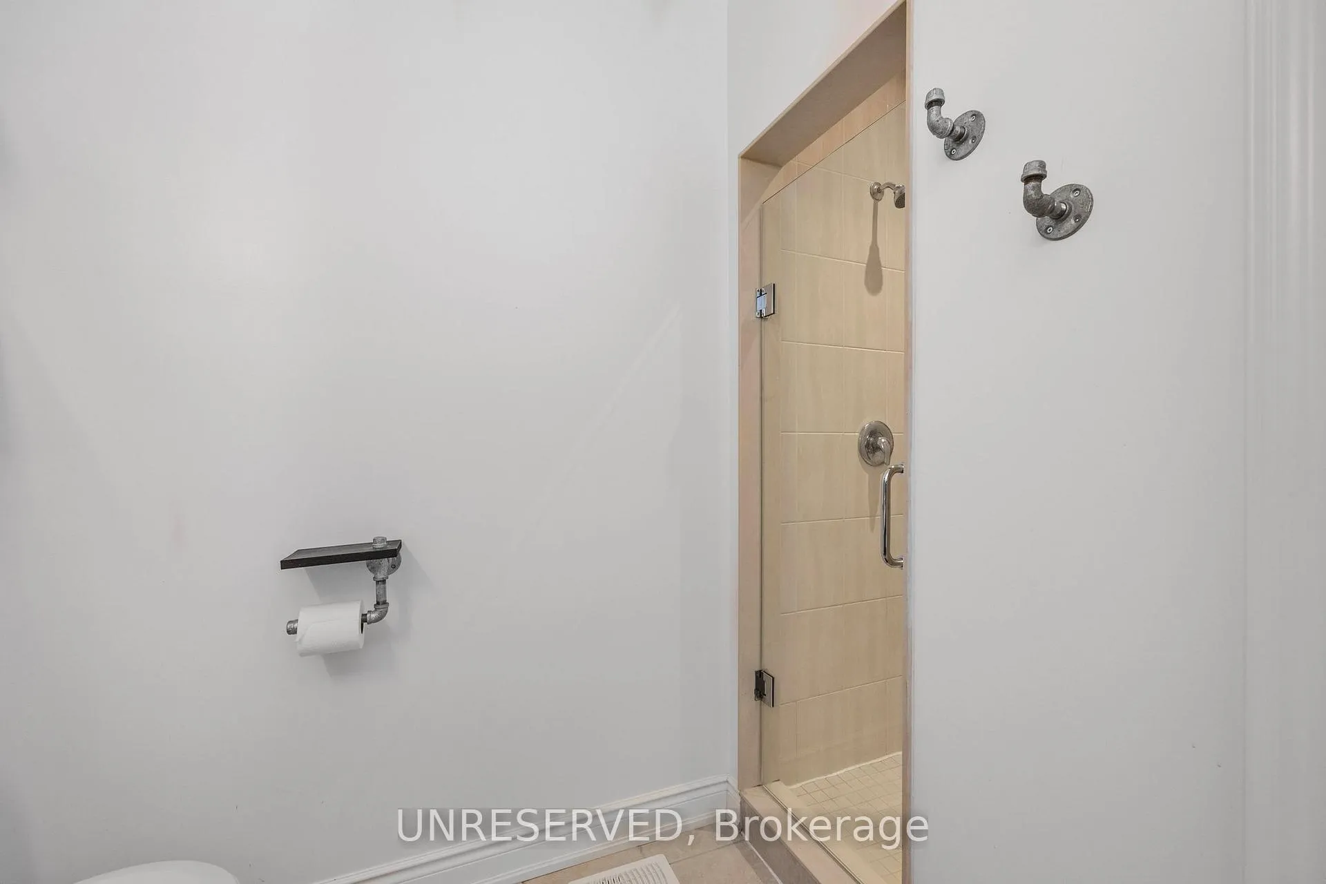 Photo 28 of 237 Diana Drive, Orillia — HOMEH