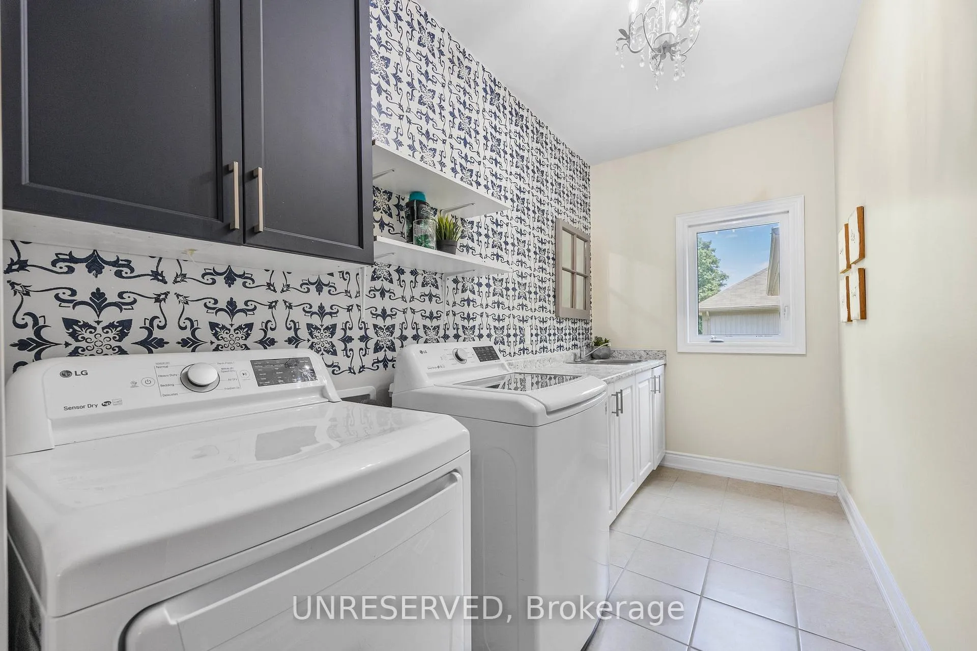 Photo 29 of 237 Diana Drive, Orillia — HOMEH