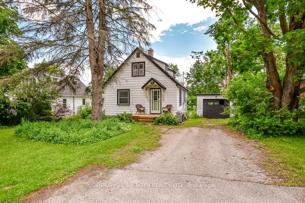 Photo 2 of 21 Benner Street, Orillia — HOMEH