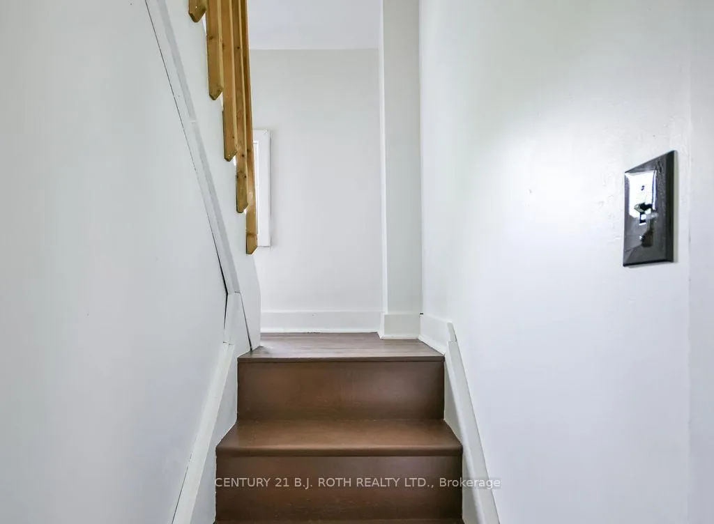 Photo 16 of 21 Benner Street, Orillia — HOMEH