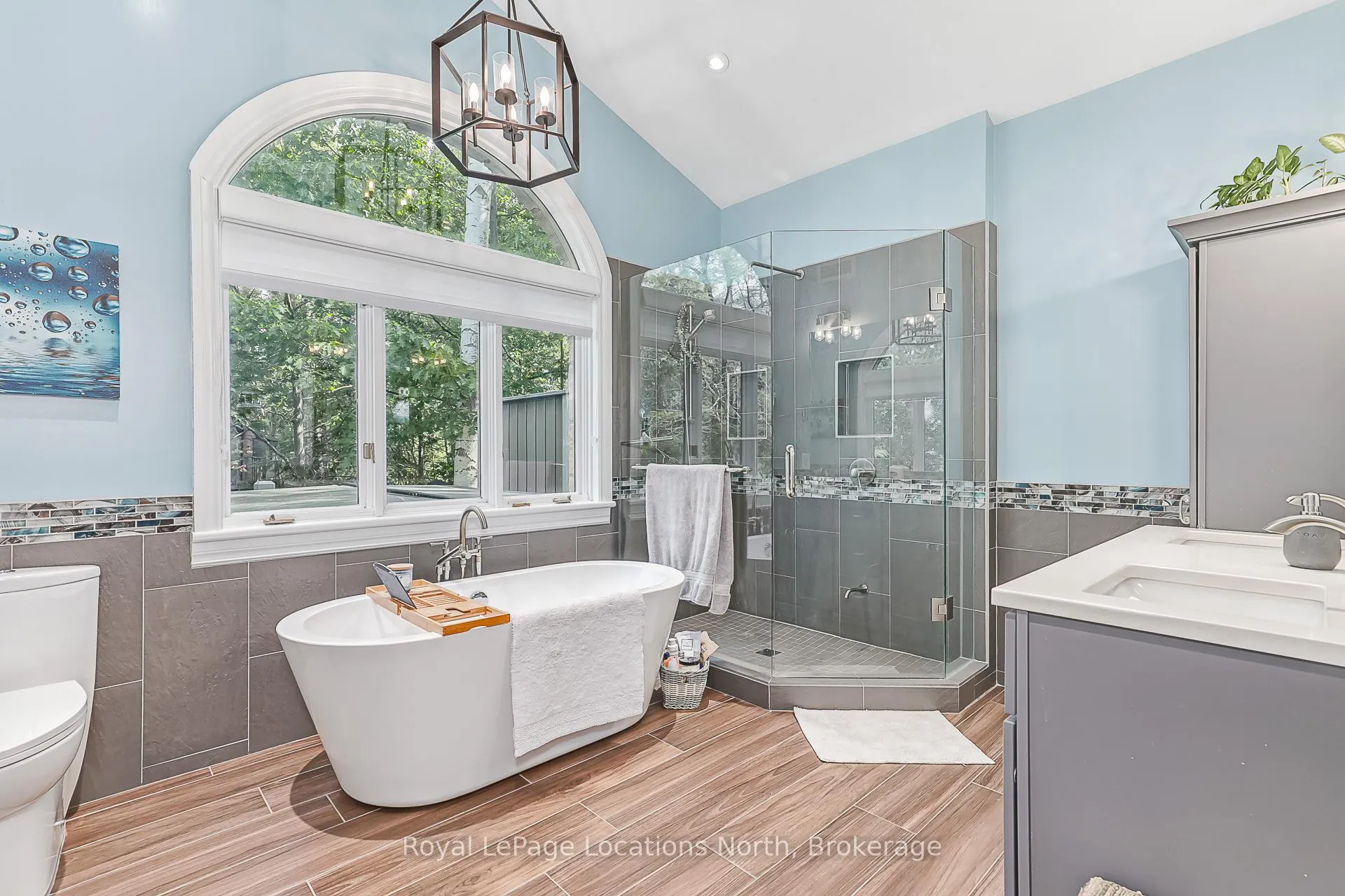 Photo 13 of 44 Blackburn Avenue, Clearview, Nottawa — HOMEH