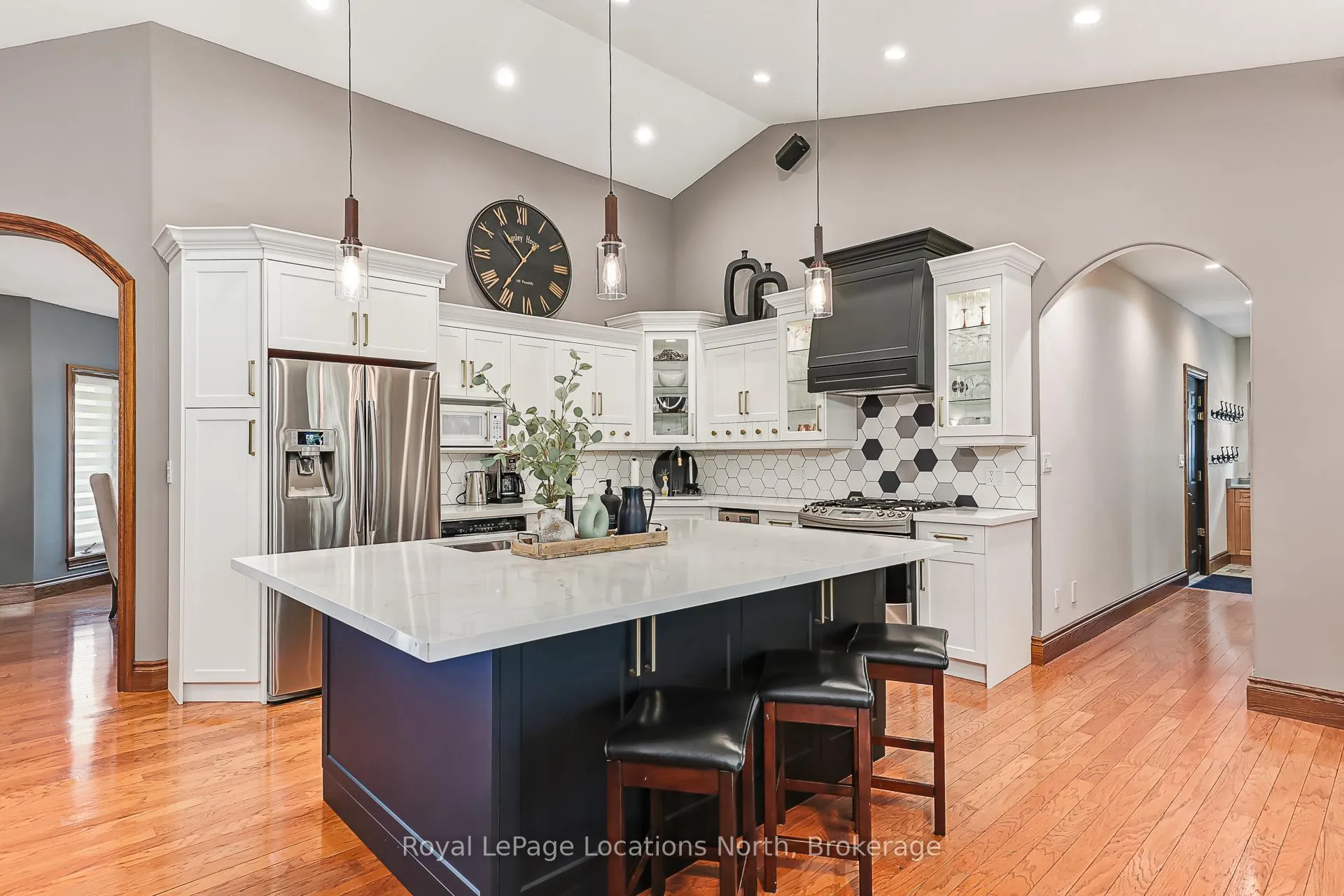 Photo 18 of 44 Blackburn Avenue, Clearview, Nottawa — HOMEH