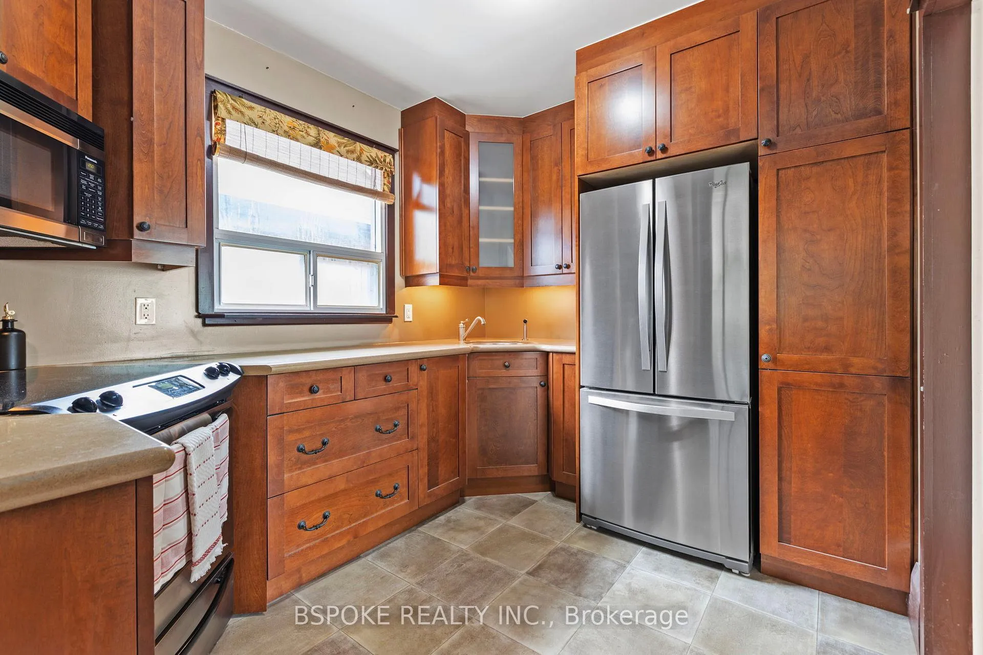 Photo 16 of 47 Gladstone Avenue, Oshawa, McLaughlin — HOMEH