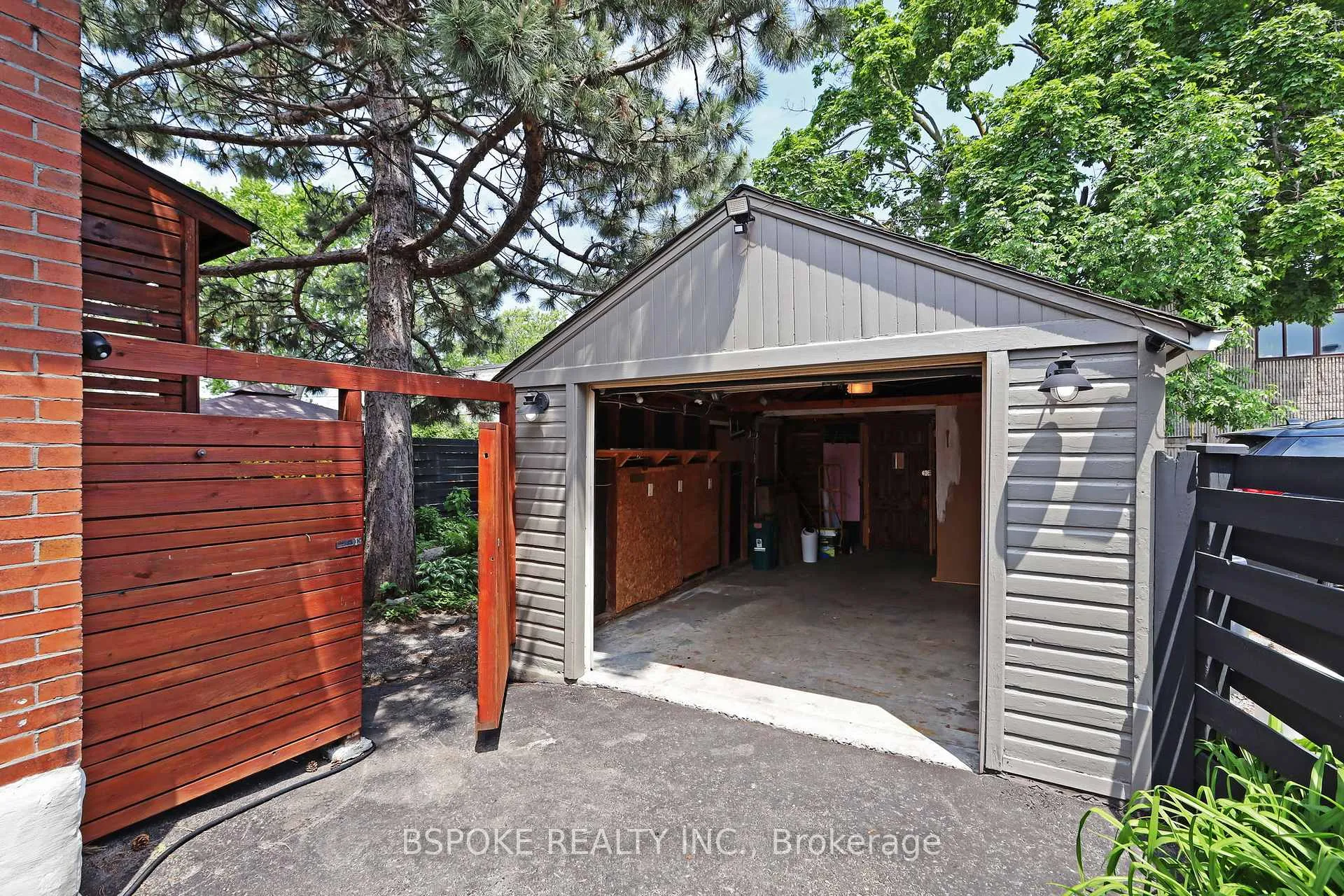 Photo 43 of 47 Gladstone Avenue, Oshawa, McLaughlin — HOMEH
