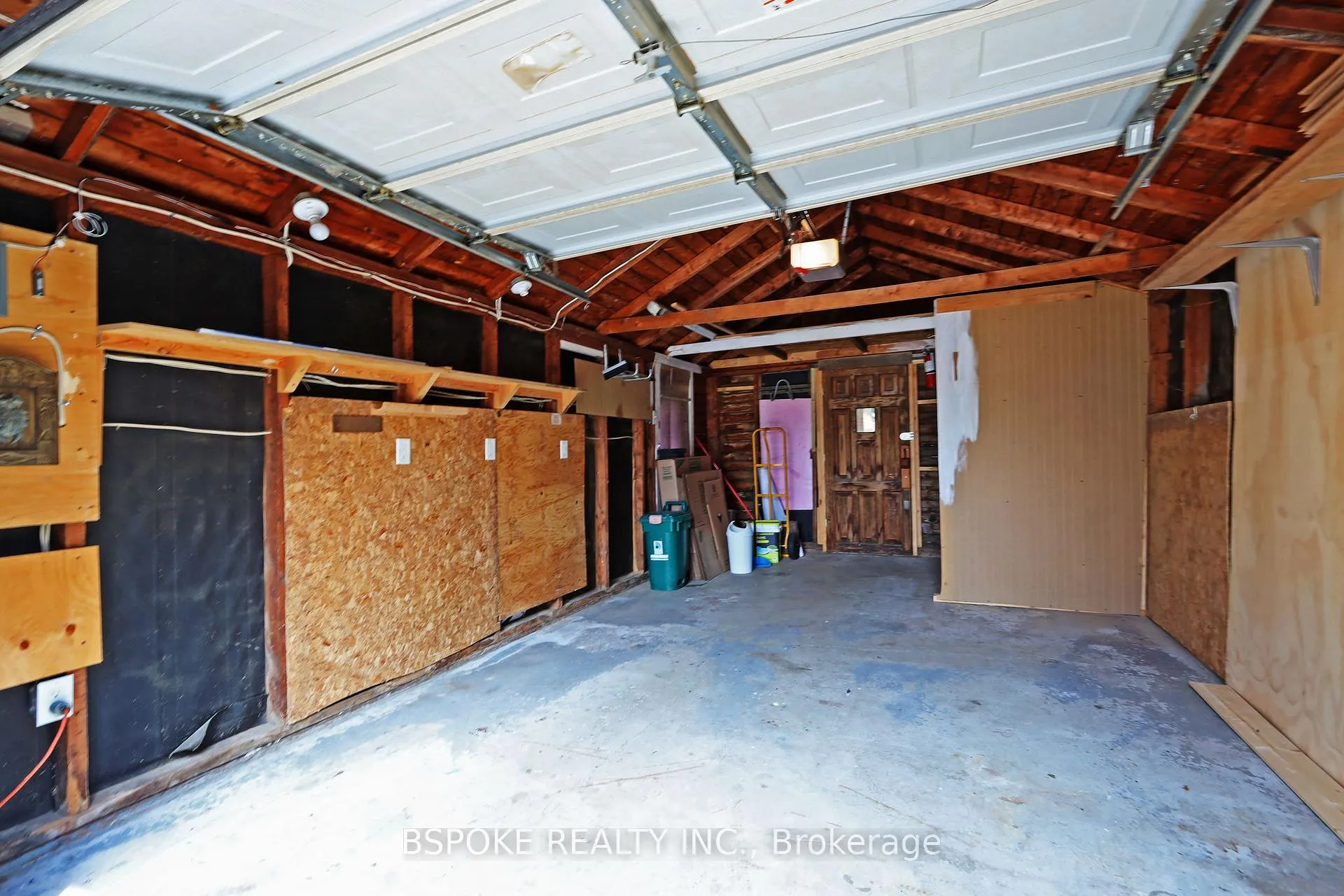 Photo 44 of 47 Gladstone Avenue, Oshawa, McLaughlin — HOMEH