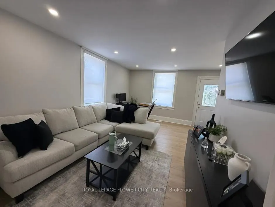 Photo 7 of Unit 1, 80 Willow Street, Caledon, Bolton East — HOMEH