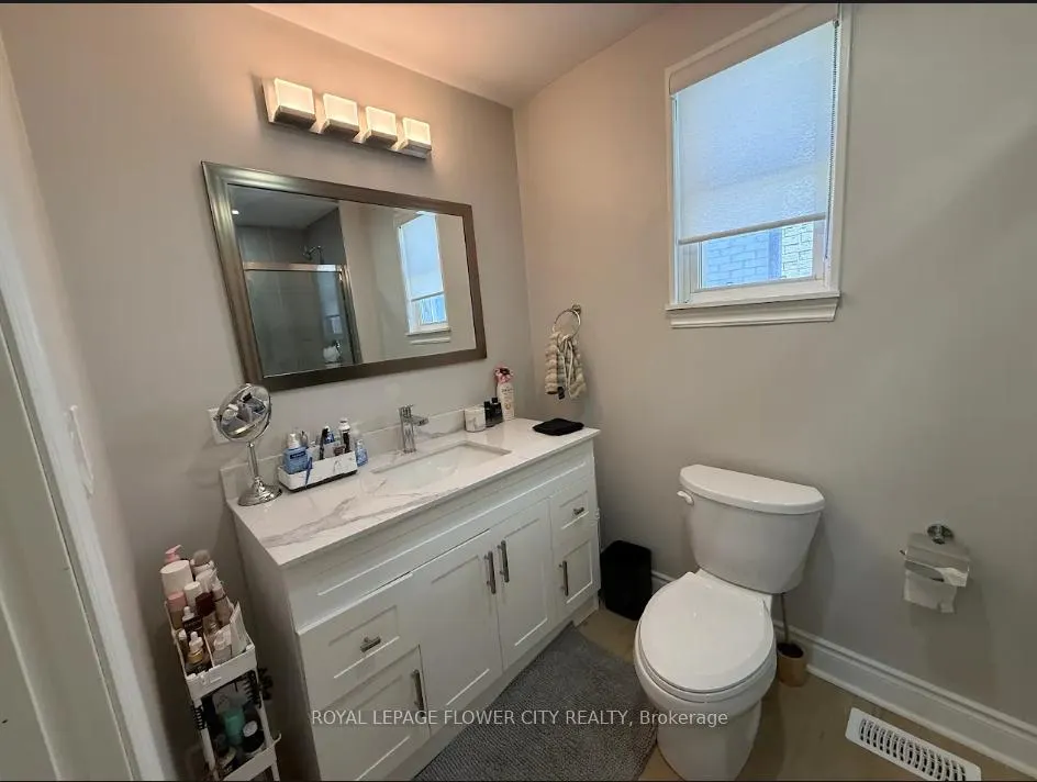Photo 11 of Unit 1, 80 Willow Street, Caledon, Bolton East — HOMEH
