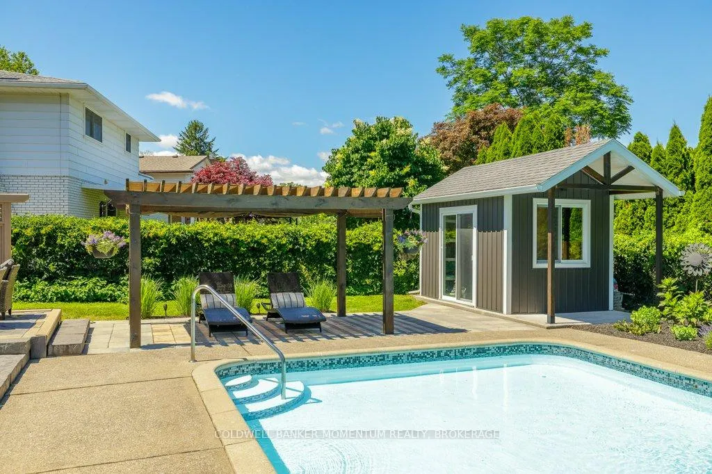 Photo 3 of 11 Kenmore Crescent, St. Catharines, Martindale Pond — HOMEH