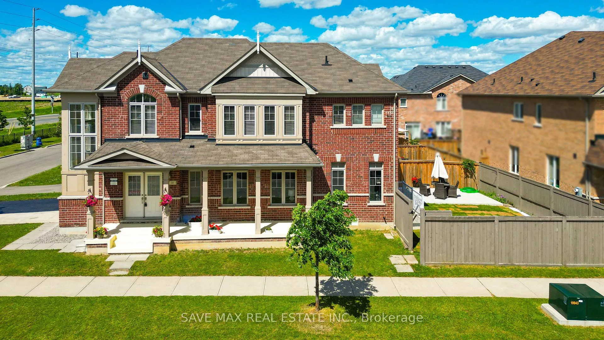 Photo 3 of 18 Monceau Road, Brampton, Northwest Brampton — HOMEH