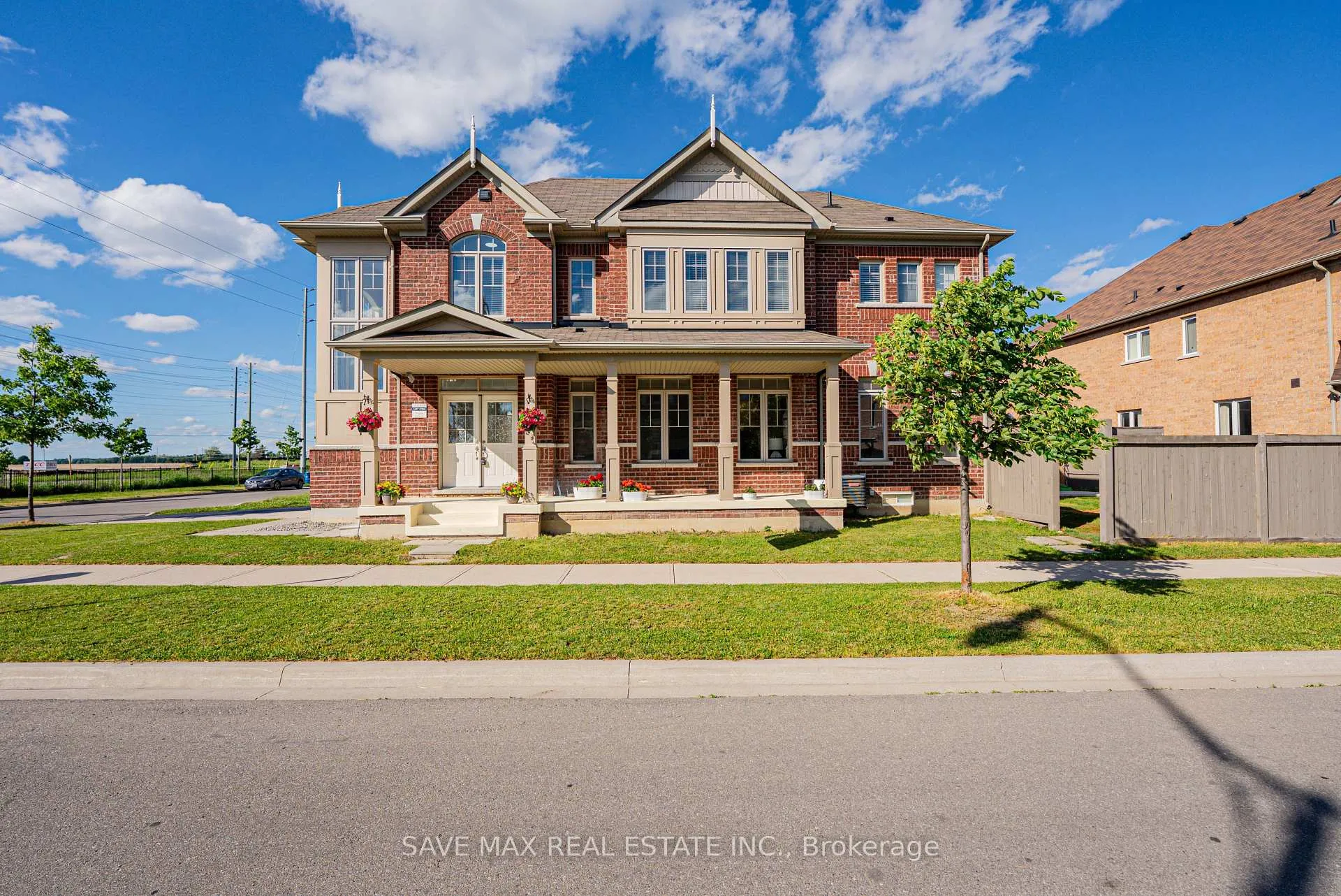Photo 5 of 18 Monceau Road, Brampton, Northwest Brampton — HOMEH