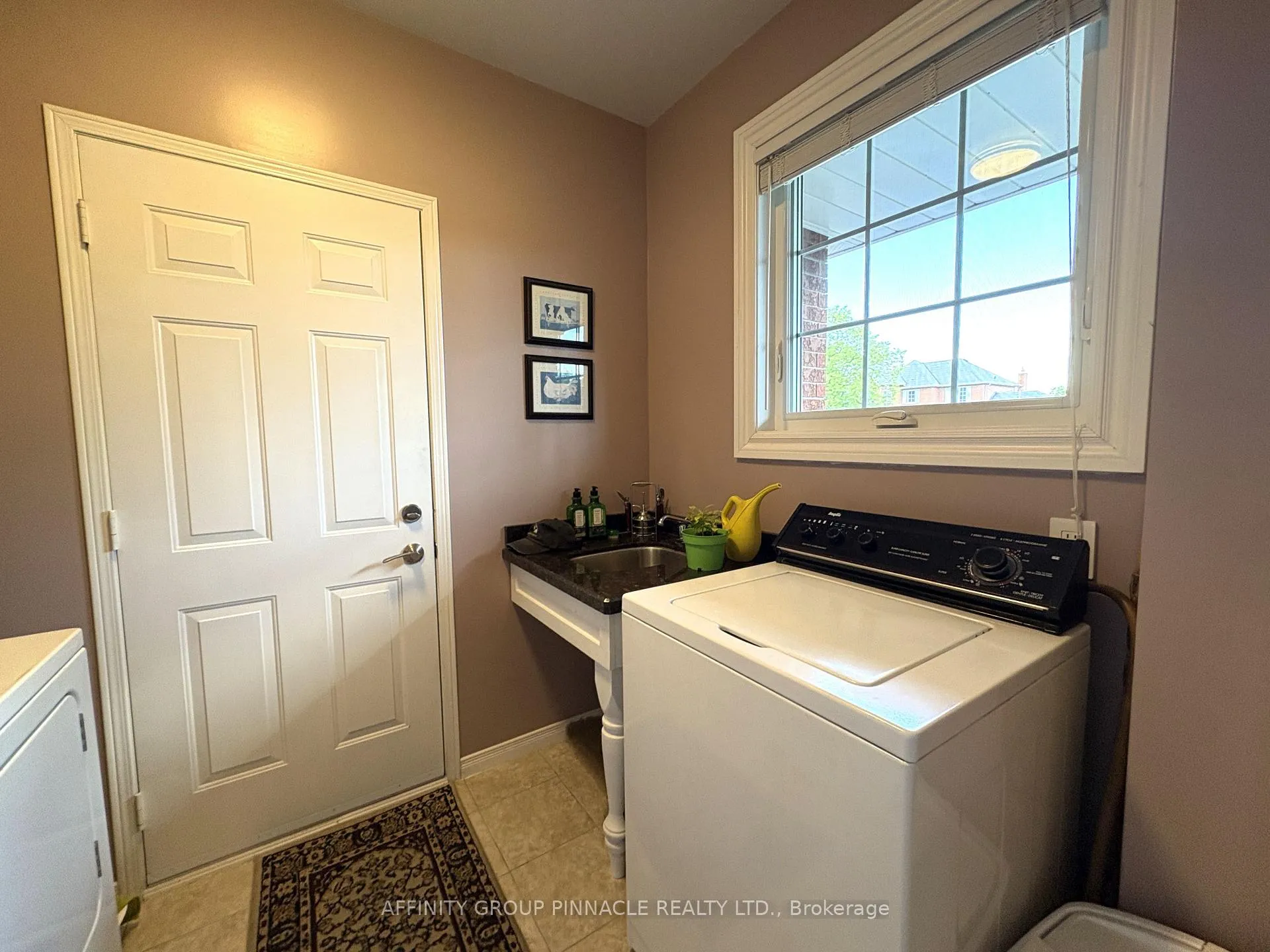 Photo 6 of 14 Remion Crescent, Uxbridge — HOMEH
