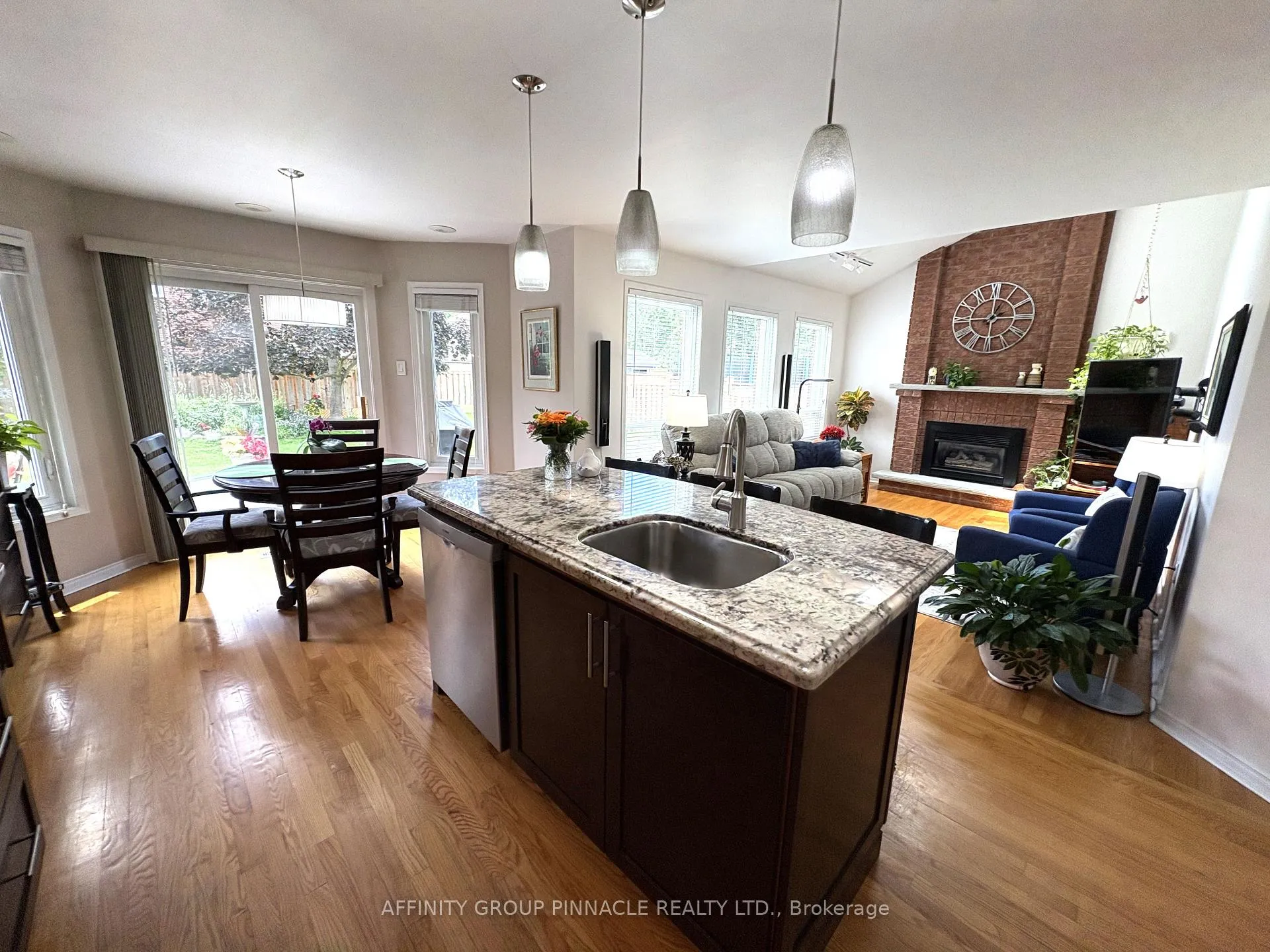 Photo 11 of 14 Remion Crescent, Uxbridge — HOMEH