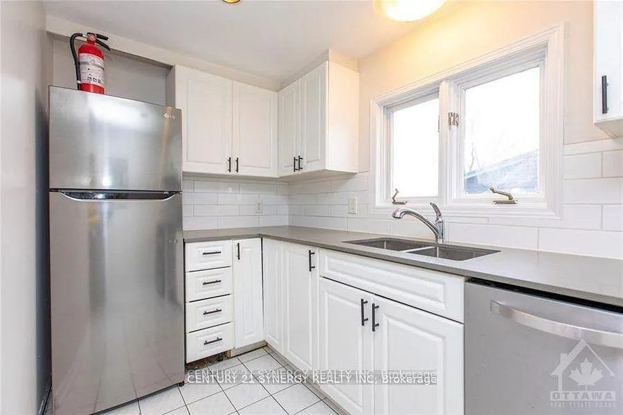 Photo 4 of Unit 10, 450 Maclaren Street, Ottawa, Ottawa Centre — HOMEH