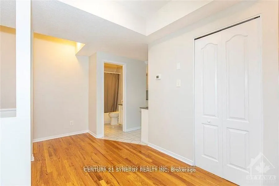 Photo 11 of Unit 10, 450 Maclaren Street, Ottawa, Ottawa Centre — HOMEH