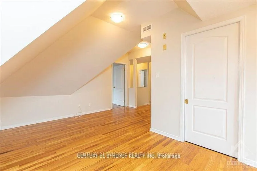 Photo 16 of Unit 10, 450 Maclaren Street, Ottawa, Ottawa Centre — HOMEH