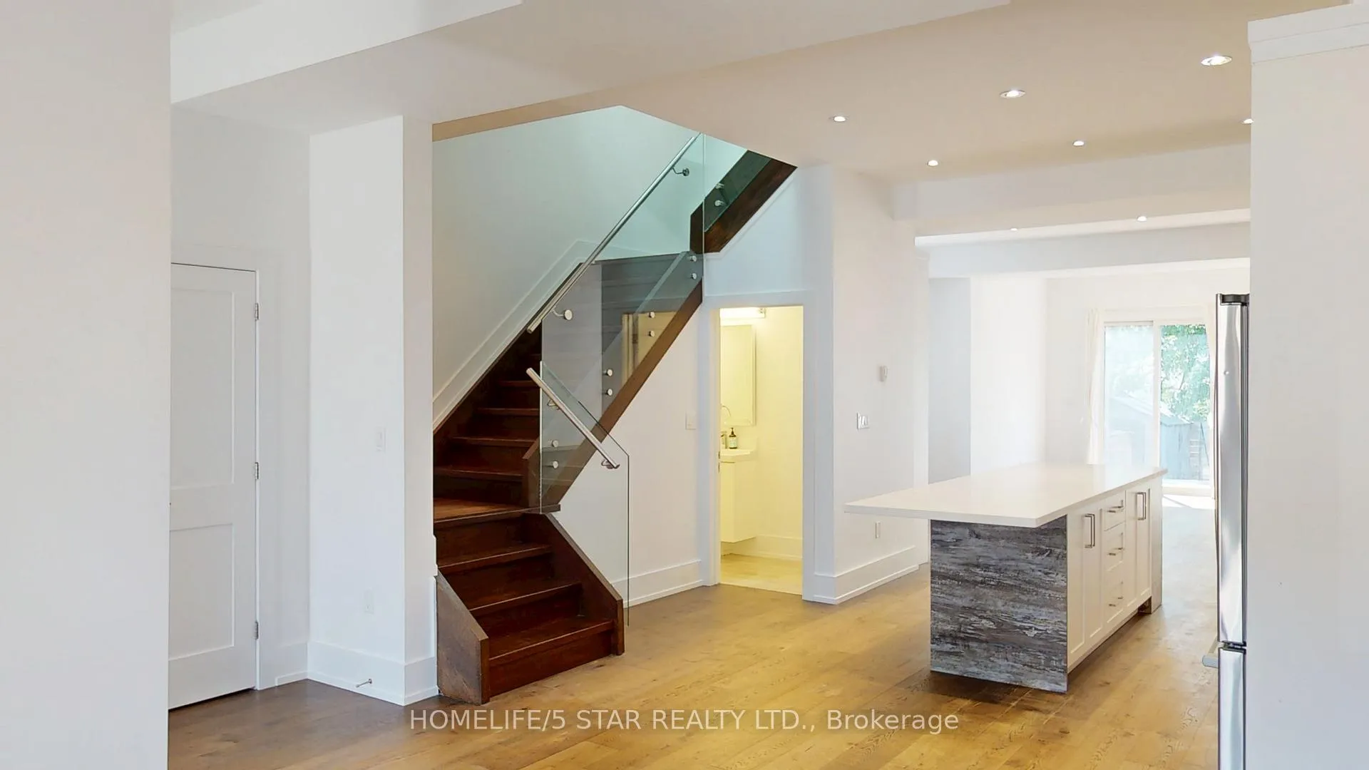 Photo 4 of 24 Kennedy Avenue, Toronto, High Park-Swansea — HOMEH