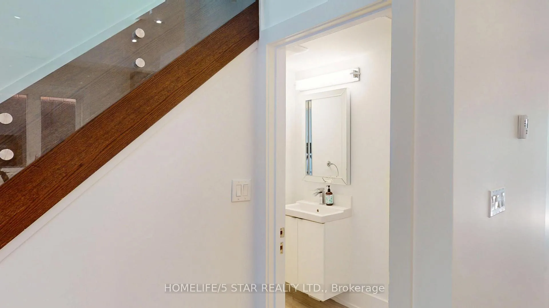 Photo 13 of 24 Kennedy Avenue, Toronto, High Park-Swansea — HOMEH