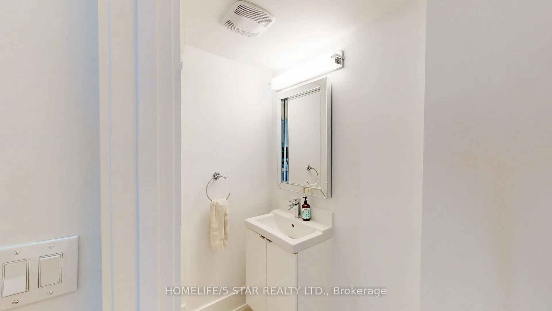 Photo 14 of 24 Kennedy Avenue, Toronto, High Park-Swansea — HOMEH
