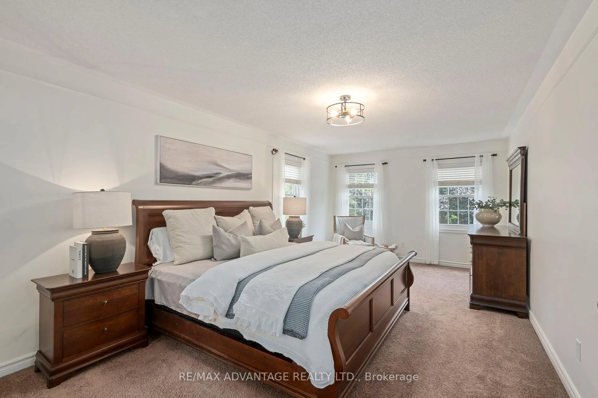 Photo 22 of 38 Dissing Crescent, London, North I — HOMEH