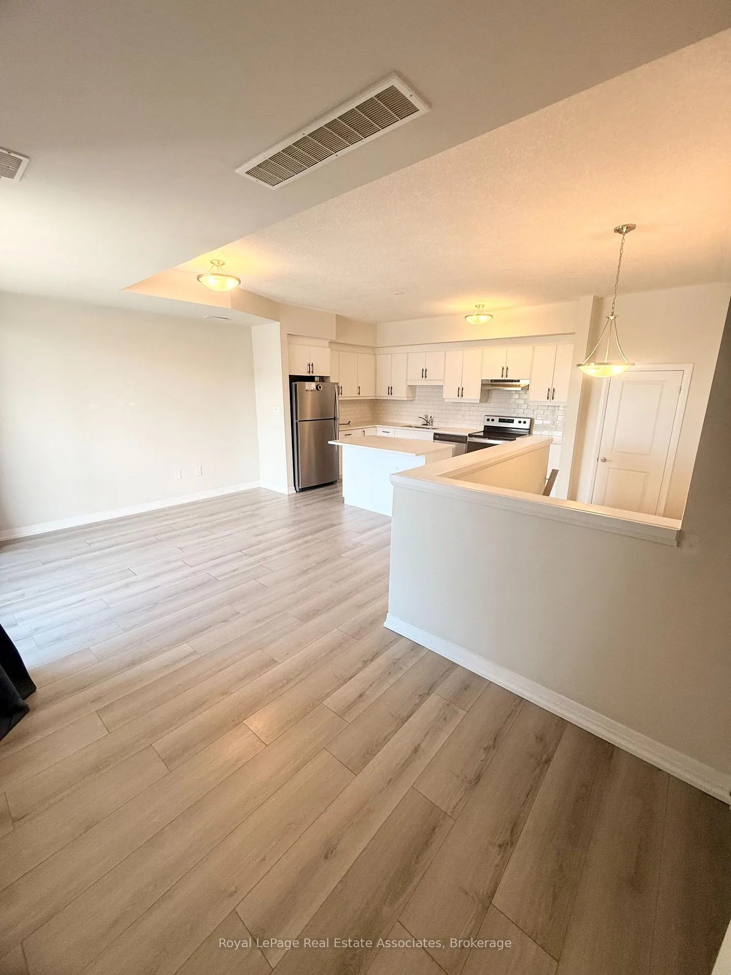 Photo 3 of Unit 65, 261 Woodbine Avenue, Kitchener — HOMEH