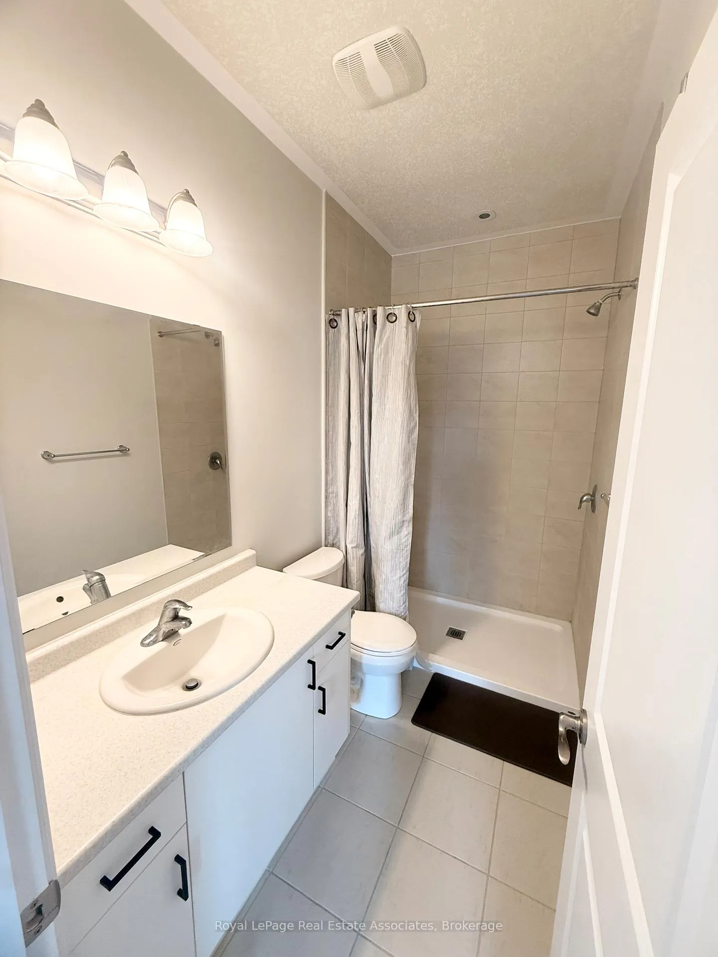 Photo 6 of Unit 65, 261 Woodbine Avenue, Kitchener — HOMEH