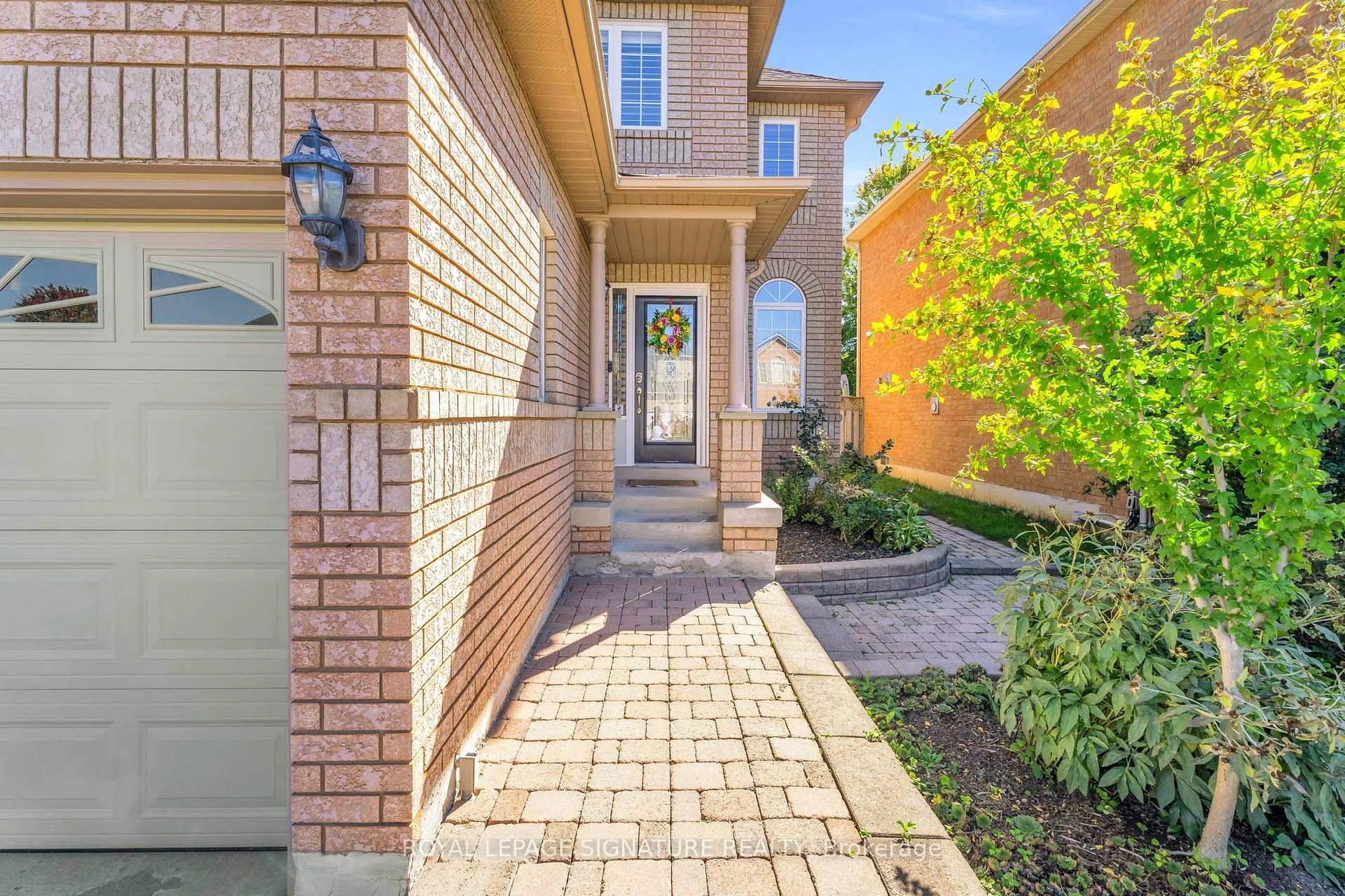 Photo 2 of 21 Bushberry Road, Brampton, Snelgrove — HOMEH