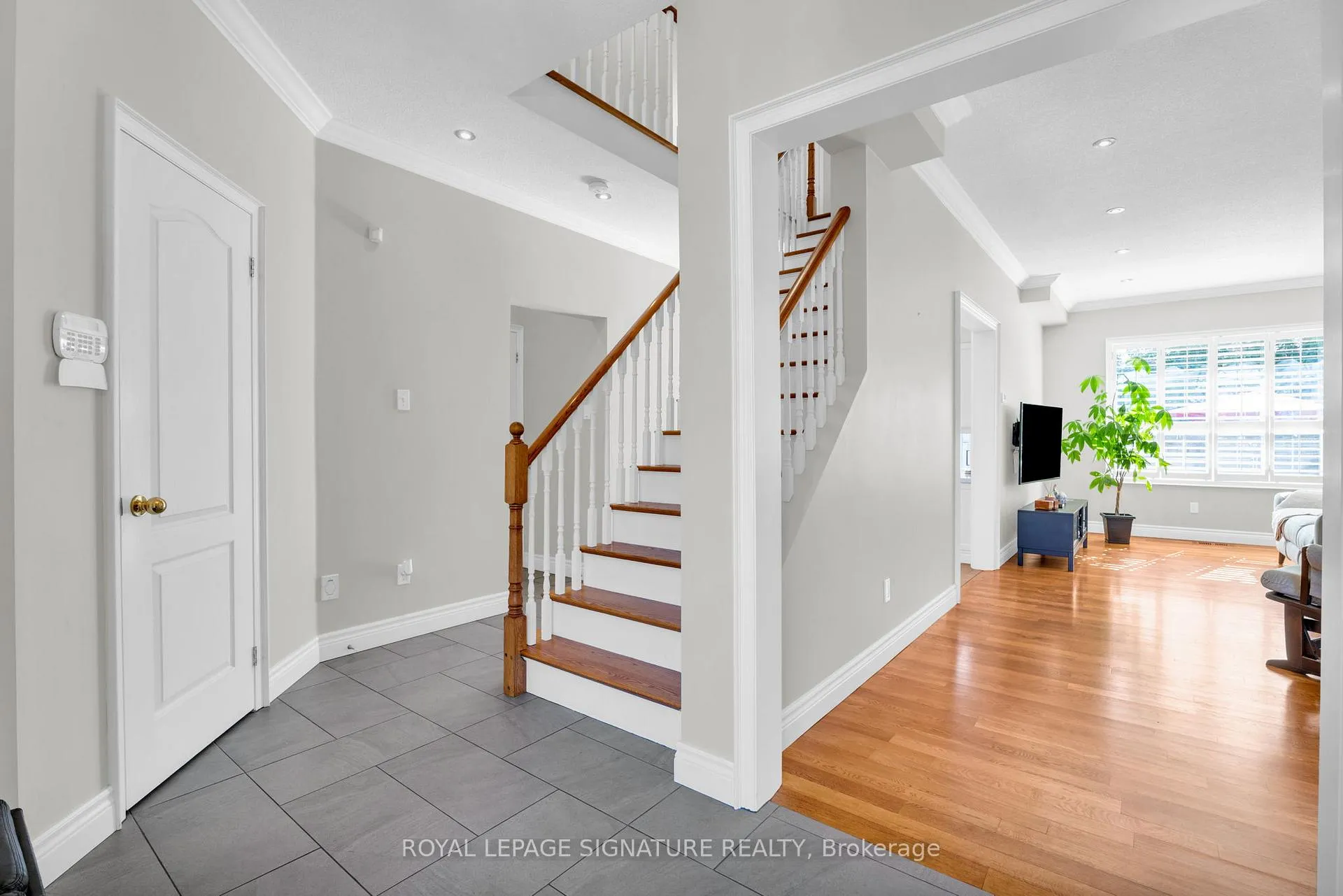 Photo 13 of 21 Bushberry Road, Brampton, Snelgrove — HOMEH