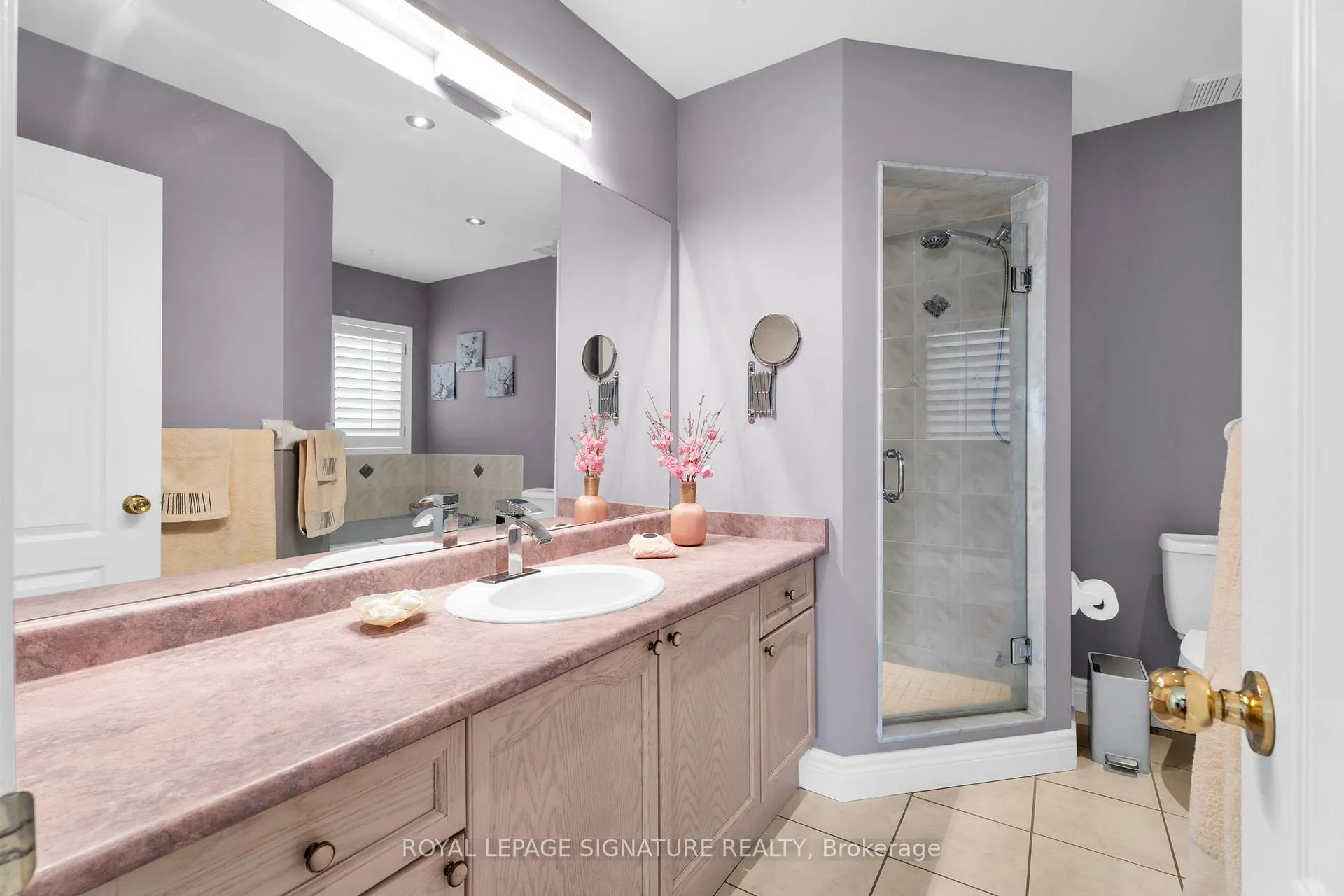 Photo 16 of 21 Bushberry Road, Brampton, Snelgrove — HOMEH
