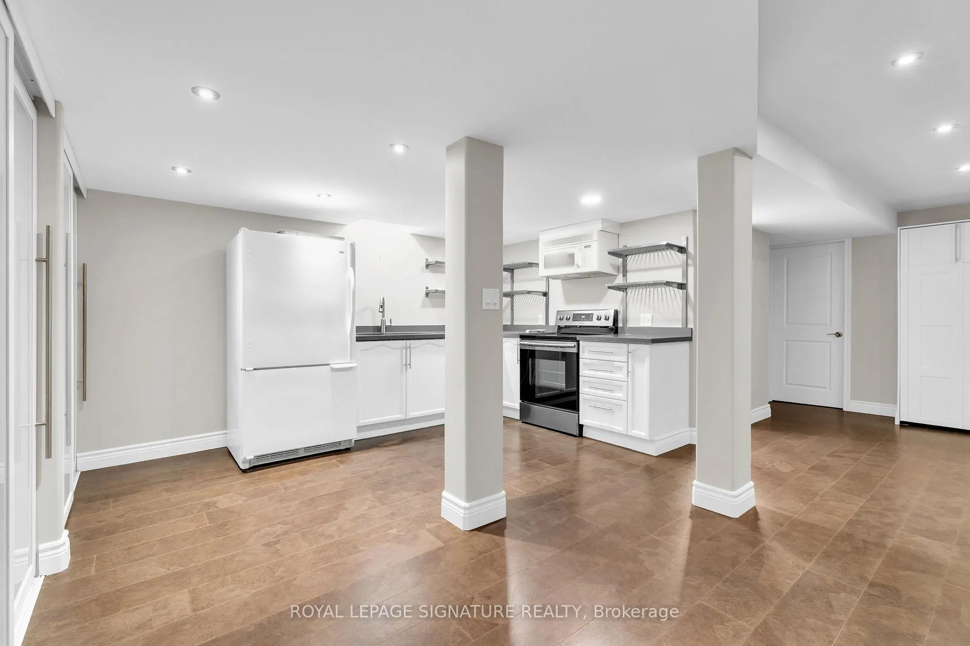 Photo 23 of 21 Bushberry Road, Brampton, Snelgrove — HOMEH