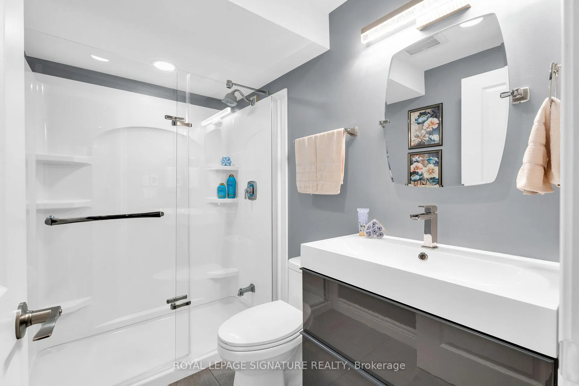 Photo 26 of 21 Bushberry Road, Brampton, Snelgrove — HOMEH