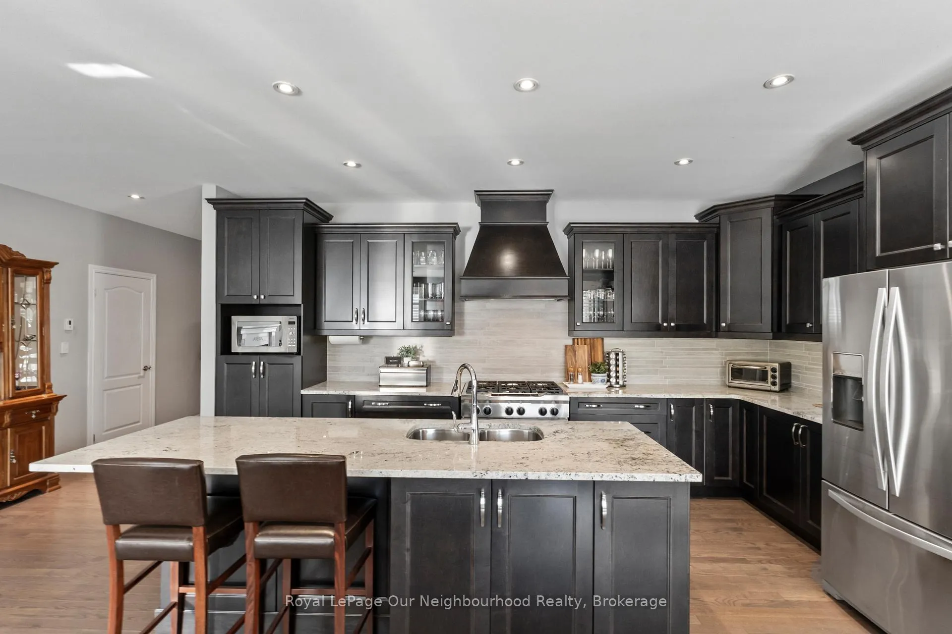 Photo 7 of 19 Waverley Road, Clarington, Bowmanville — HOMEH