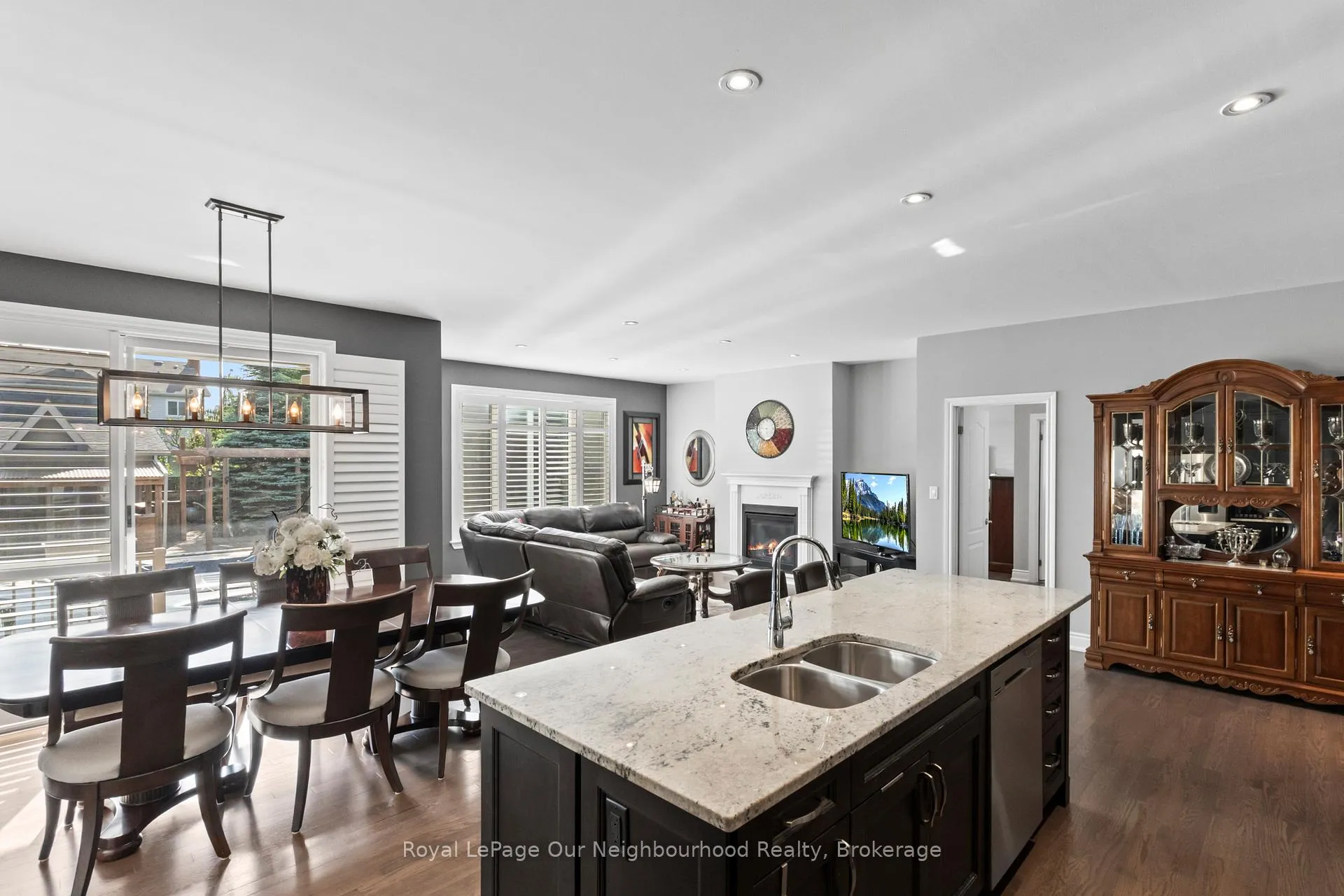 Photo 8 of 19 Waverley Road, Clarington, Bowmanville — HOMEH