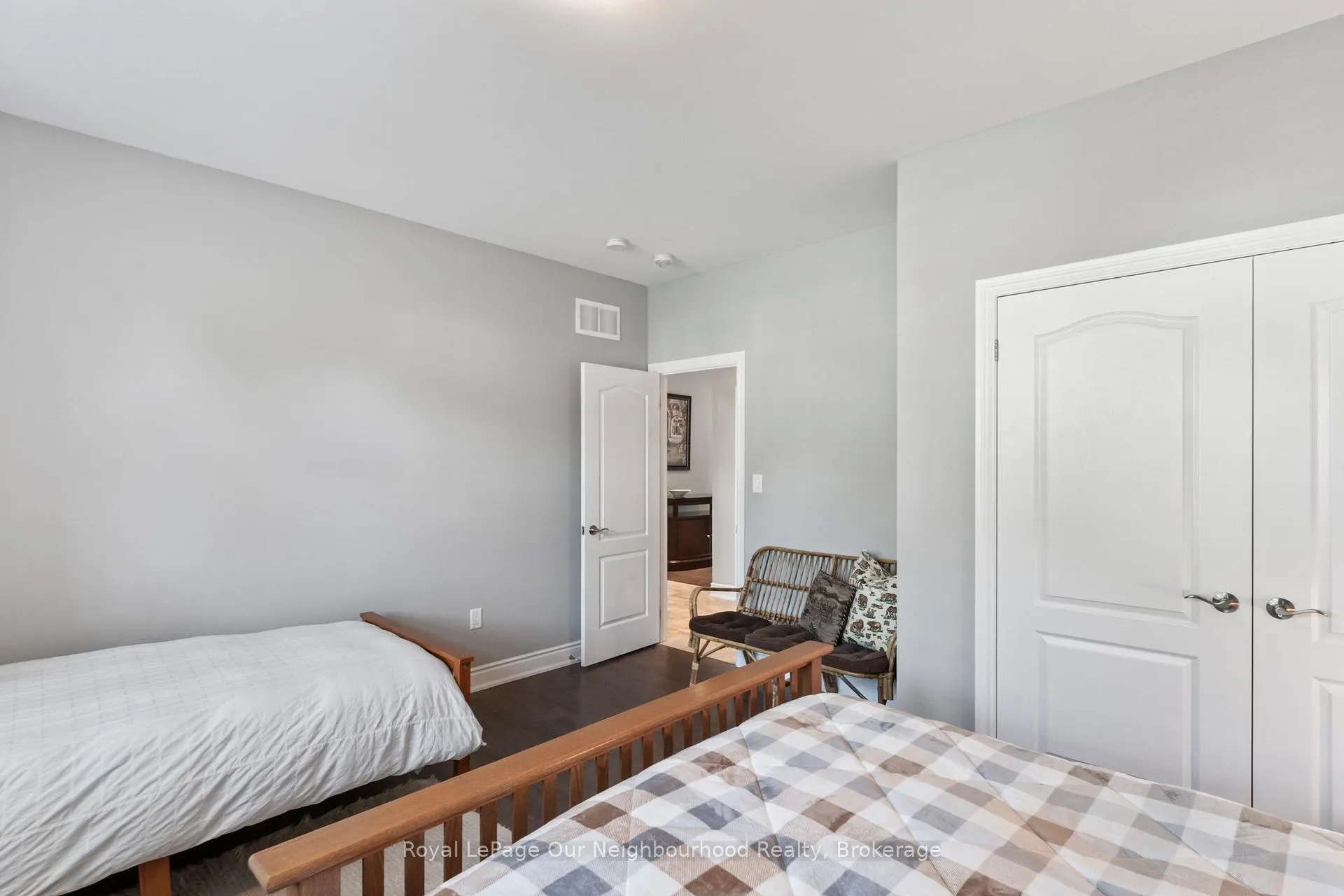 Photo 22 of 19 Waverley Road, Clarington, Bowmanville — HOMEH