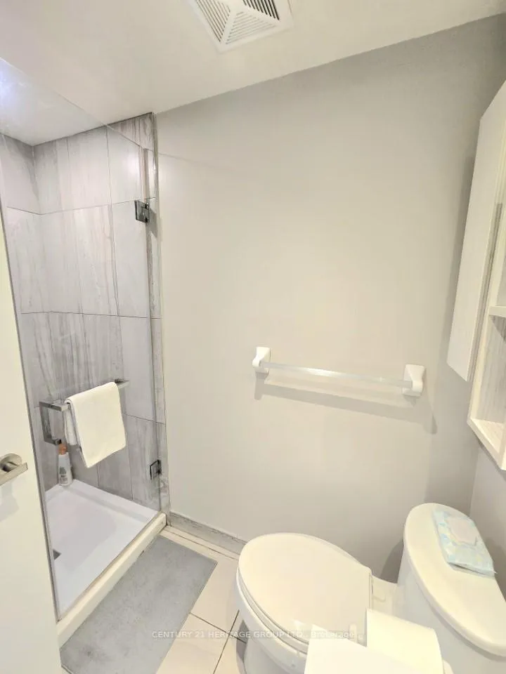 Photo 13 of Unit 2006, 195 Redpath Avenue, Toronto, Mount Pleasant West — HOMEH