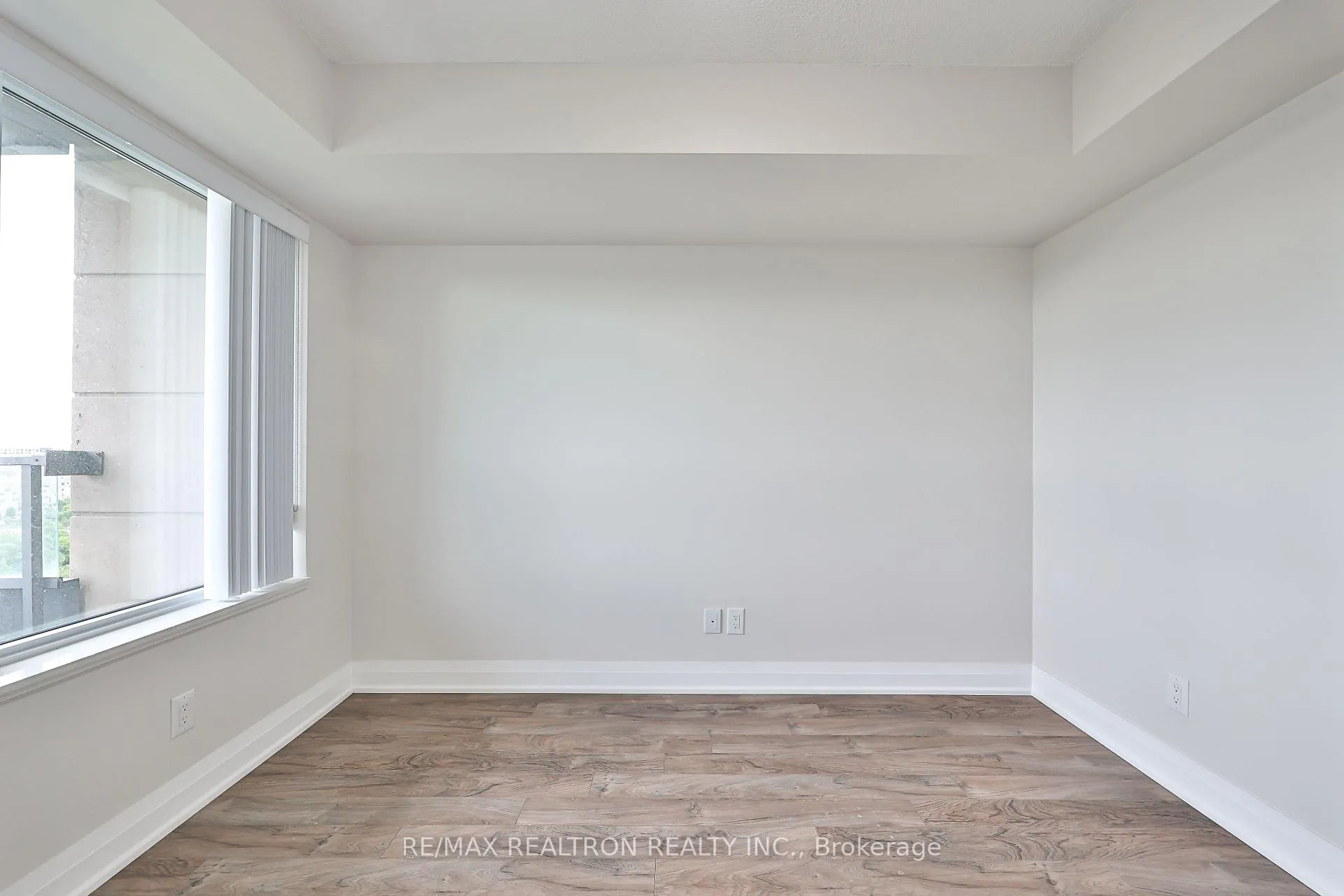 Photo 11 of Unit 1707, 18 Uptown Drive, Markham, Unionville — HOMEH