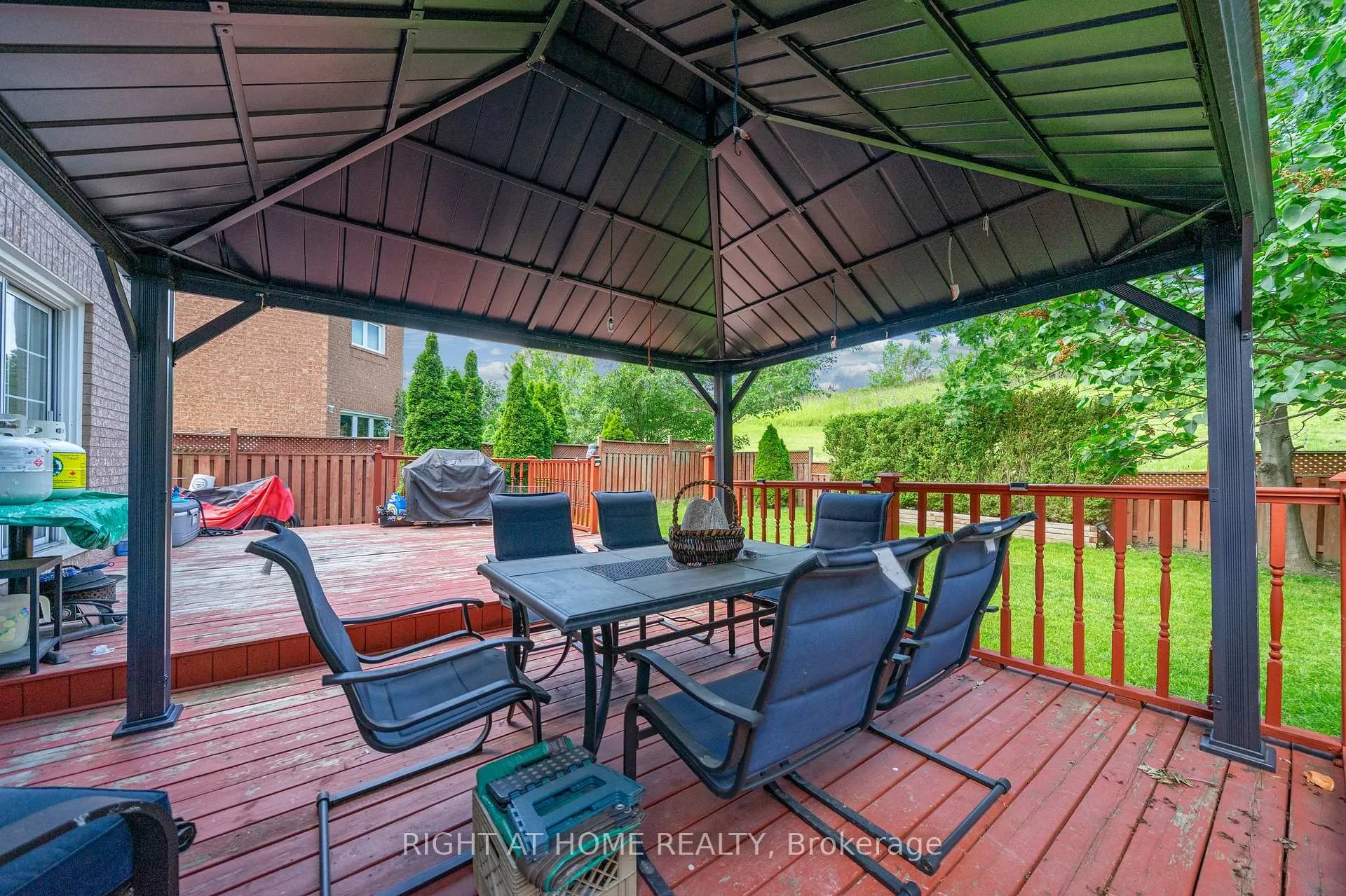 Photo 8 of 343 Bristol Road E, Mississauga, Hurontario — HOMEH