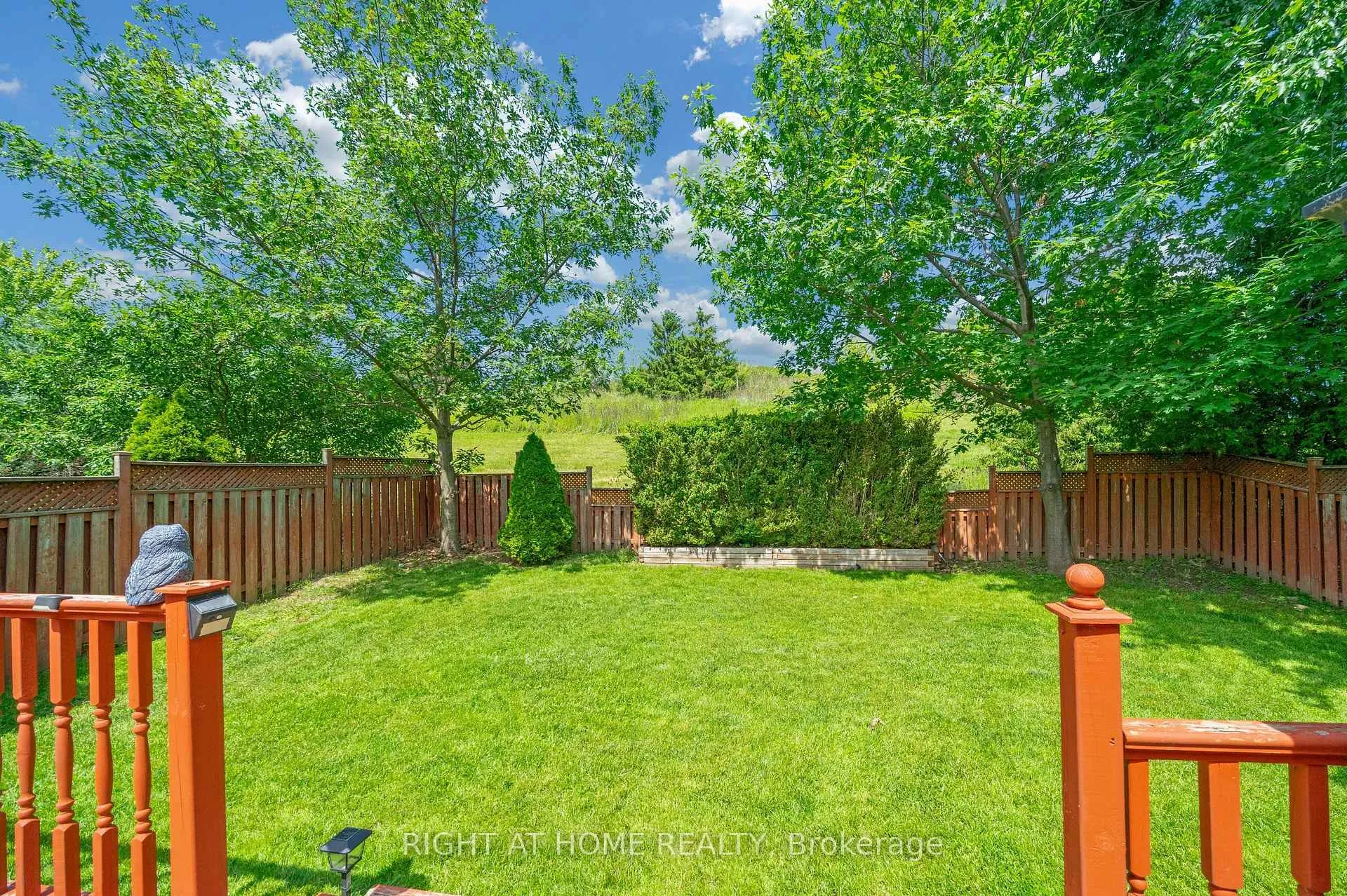 Photo 11 of 343 Bristol Road E, Mississauga, Hurontario — HOMEH