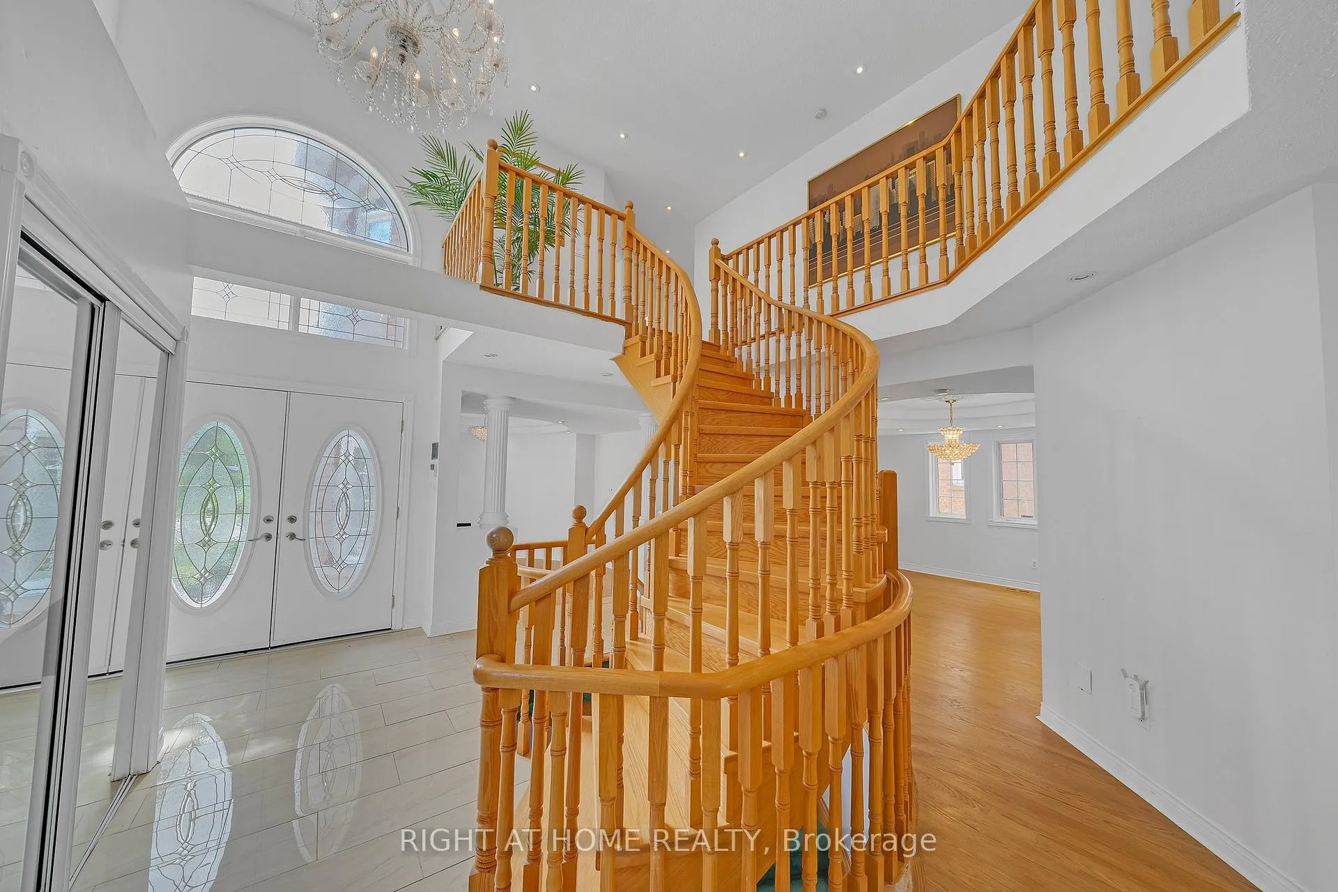 Photo 16 of 343 Bristol Road E, Mississauga, Hurontario — HOMEH