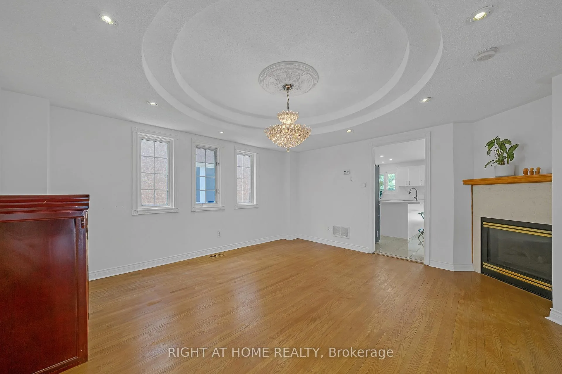 Photo 20 of 343 Bristol Road E, Mississauga, Hurontario — HOMEH