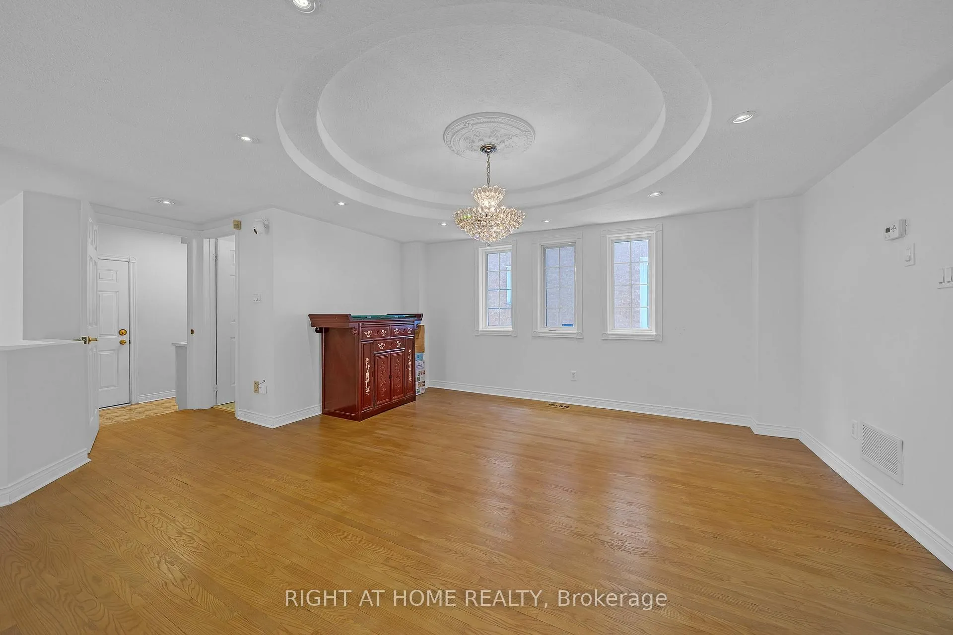 Photo 21 of 343 Bristol Road E, Mississauga, Hurontario — HOMEH