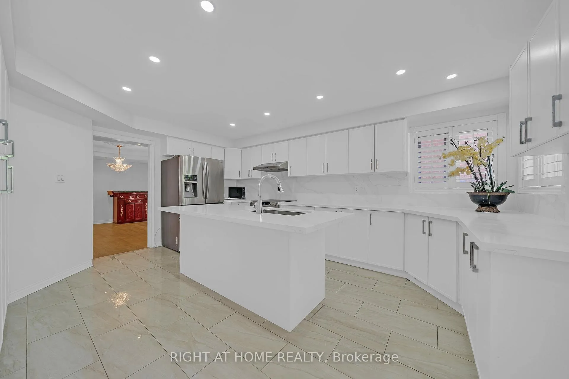 Photo 24 of 343 Bristol Road E, Mississauga, Hurontario — HOMEH