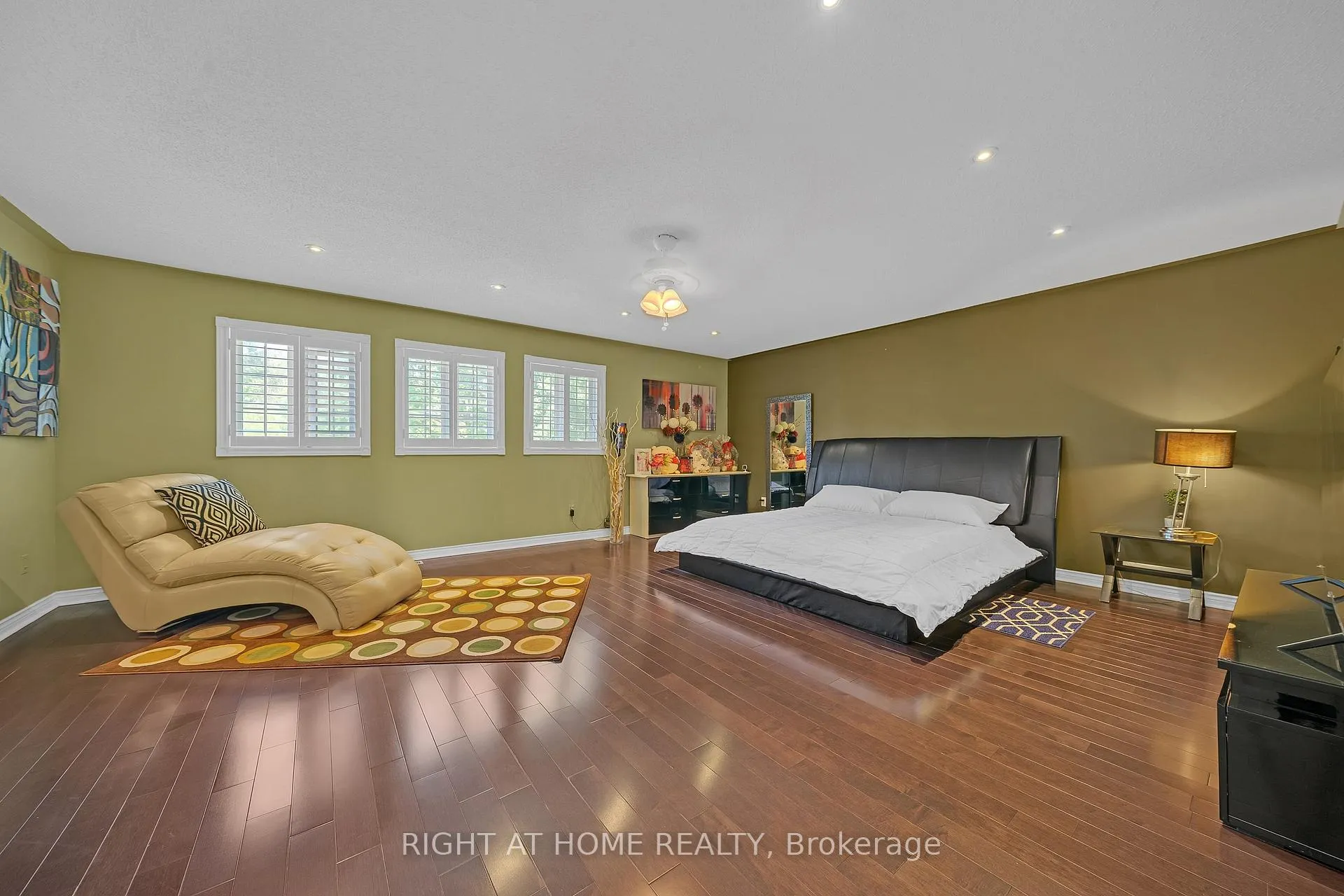 Photo 36 of 343 Bristol Road E, Mississauga, Hurontario — HOMEH