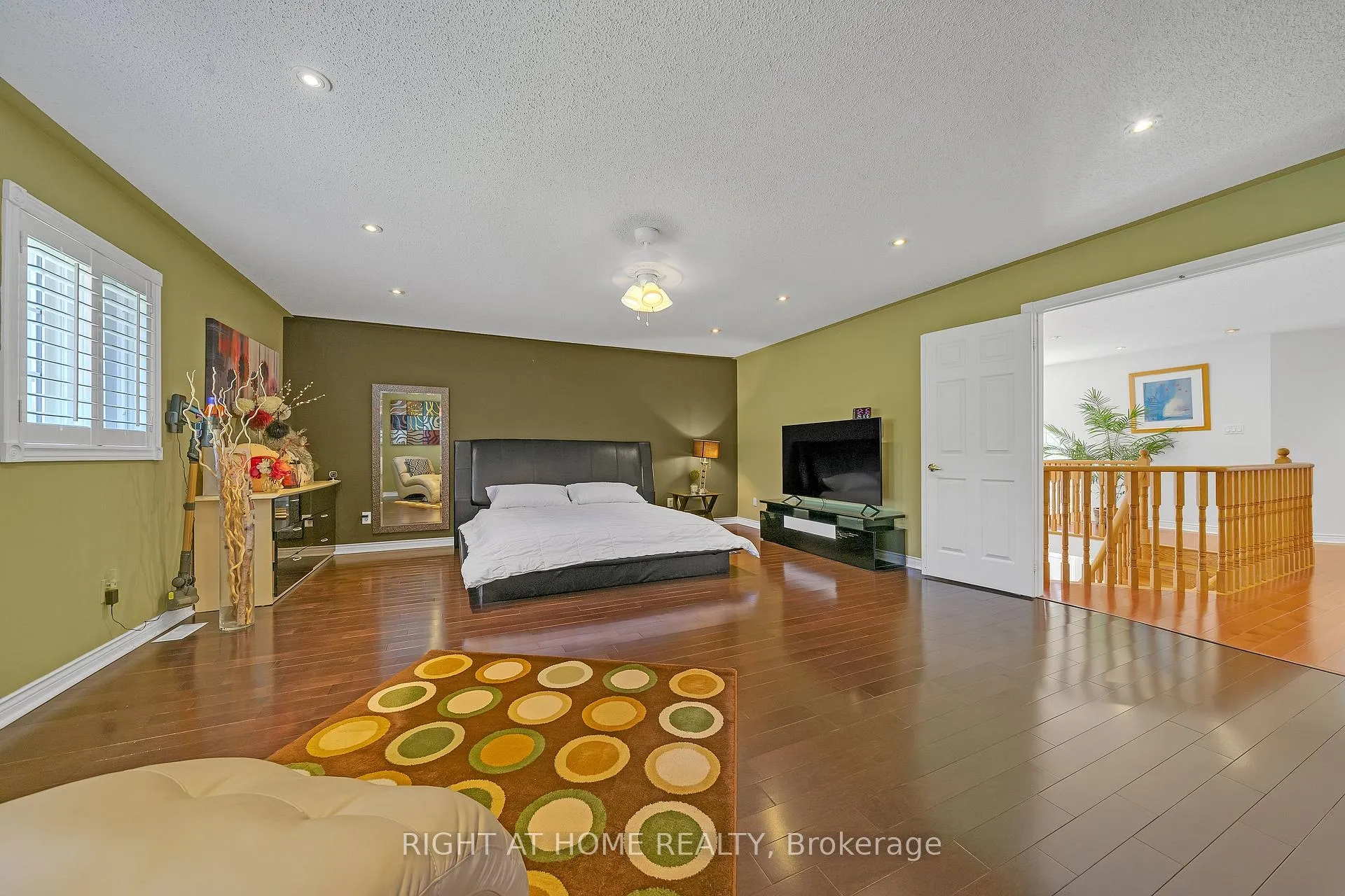 Photo 37 of 343 Bristol Road E, Mississauga, Hurontario — HOMEH