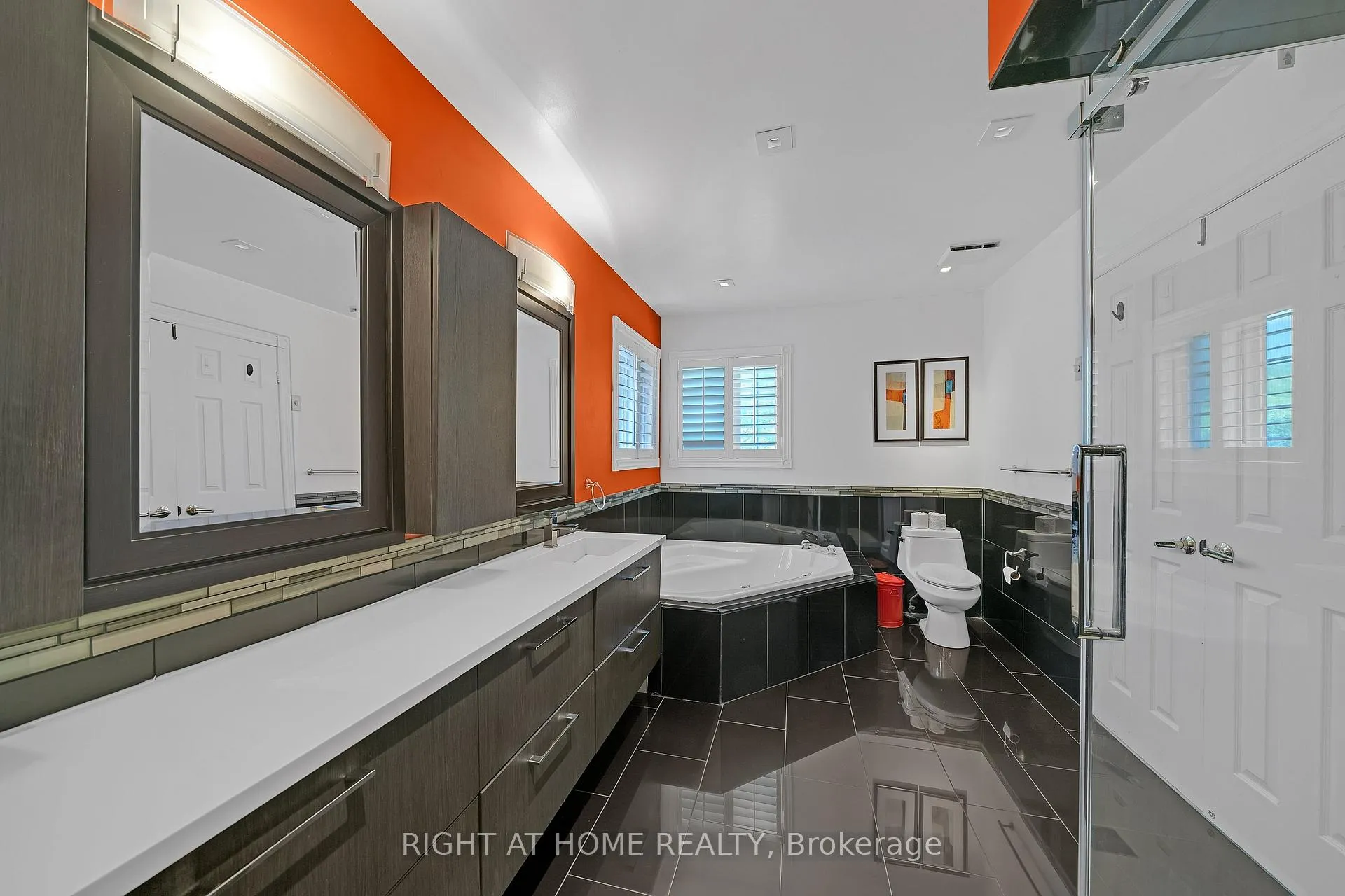 Photo 39 of 343 Bristol Road E, Mississauga, Hurontario — HOMEH