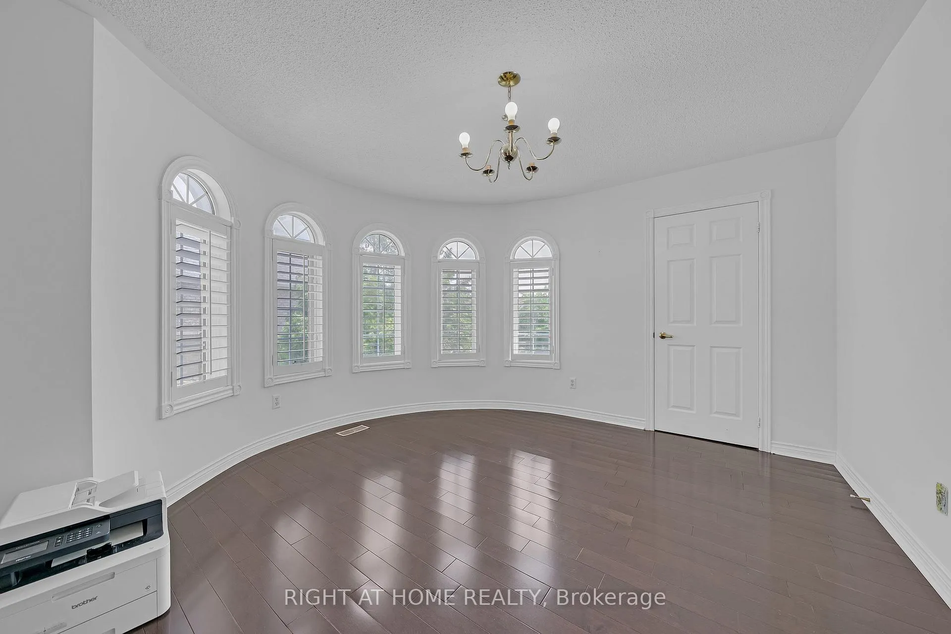 Photo 40 of 343 Bristol Road E, Mississauga, Hurontario — HOMEH