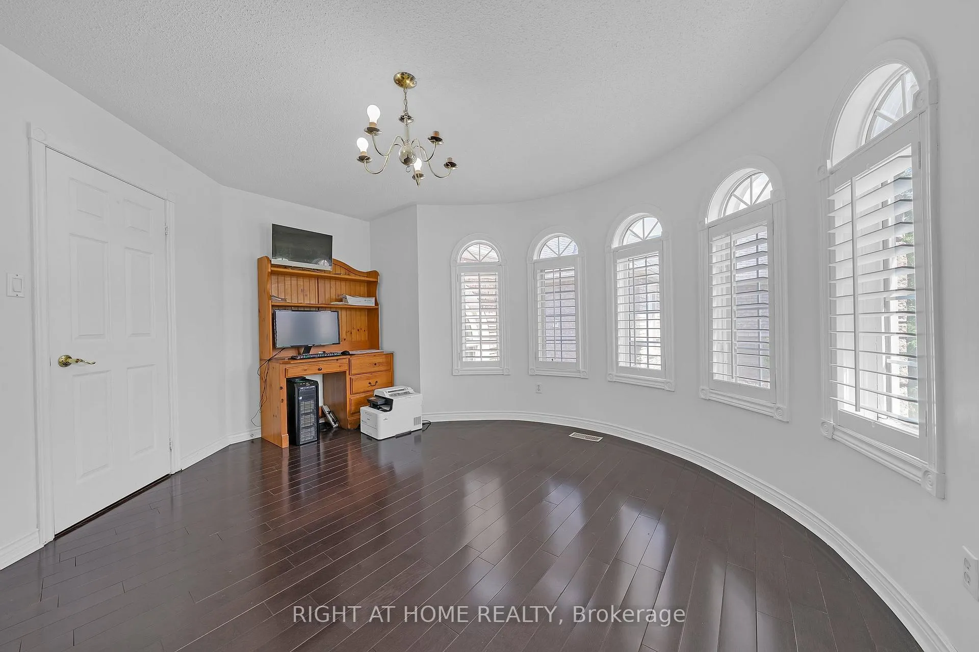 Photo 41 of 343 Bristol Road E, Mississauga, Hurontario — HOMEH