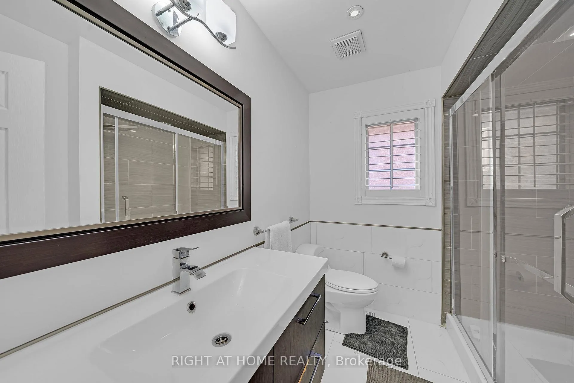 Photo 44 of 343 Bristol Road E, Mississauga, Hurontario — HOMEH